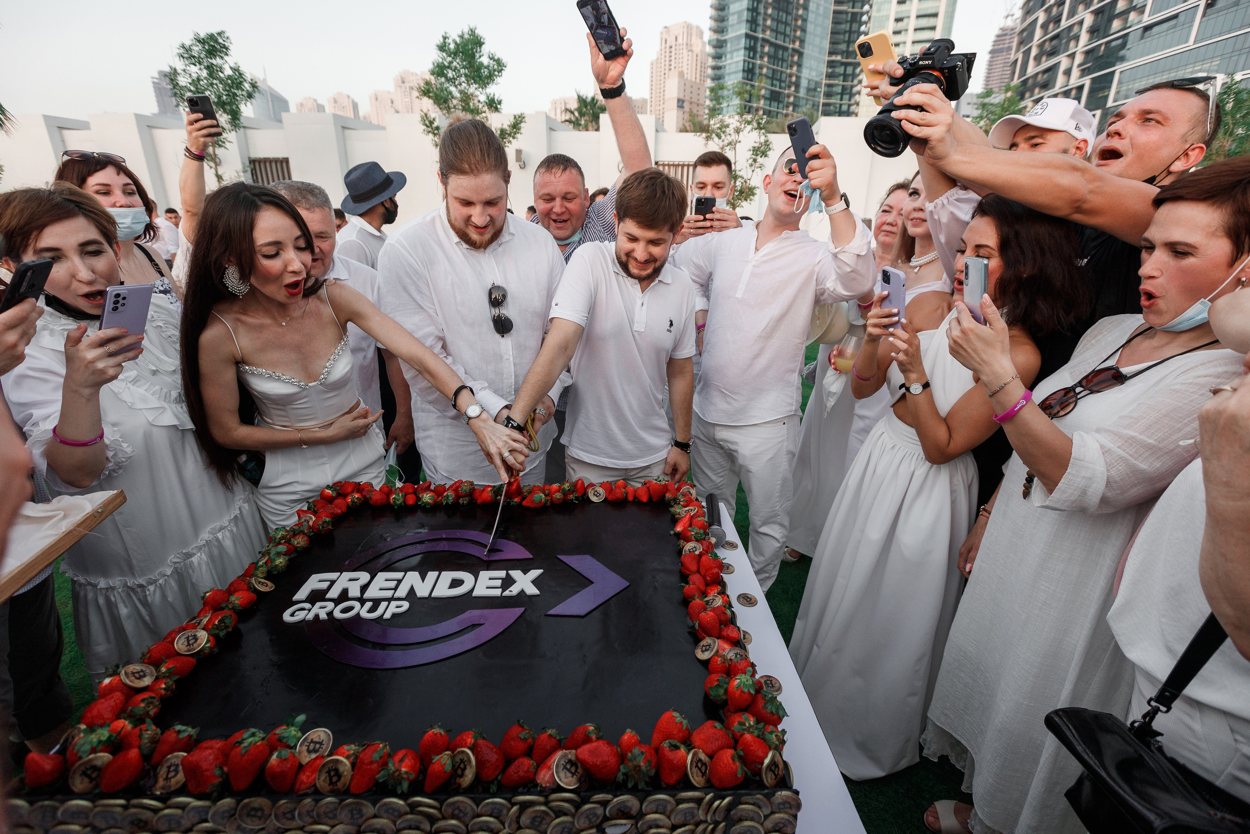 Дубай. Белая вечеринка. Фотограф Олег Сотник