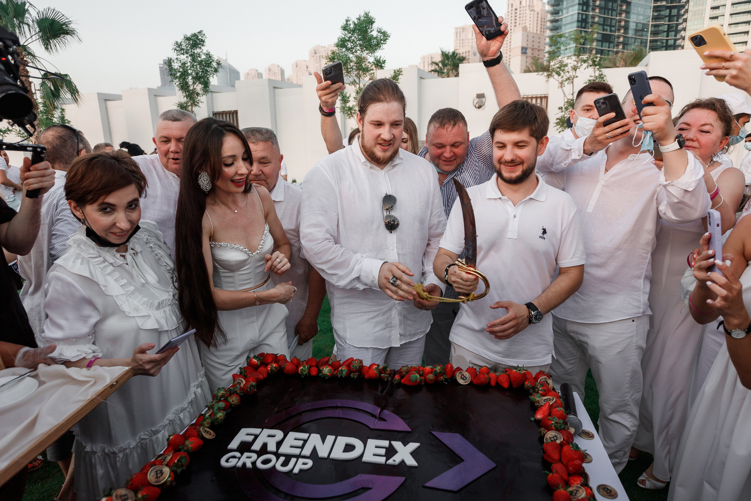 Дубай. Белая вечеринка. Фотограф Олег Сотник