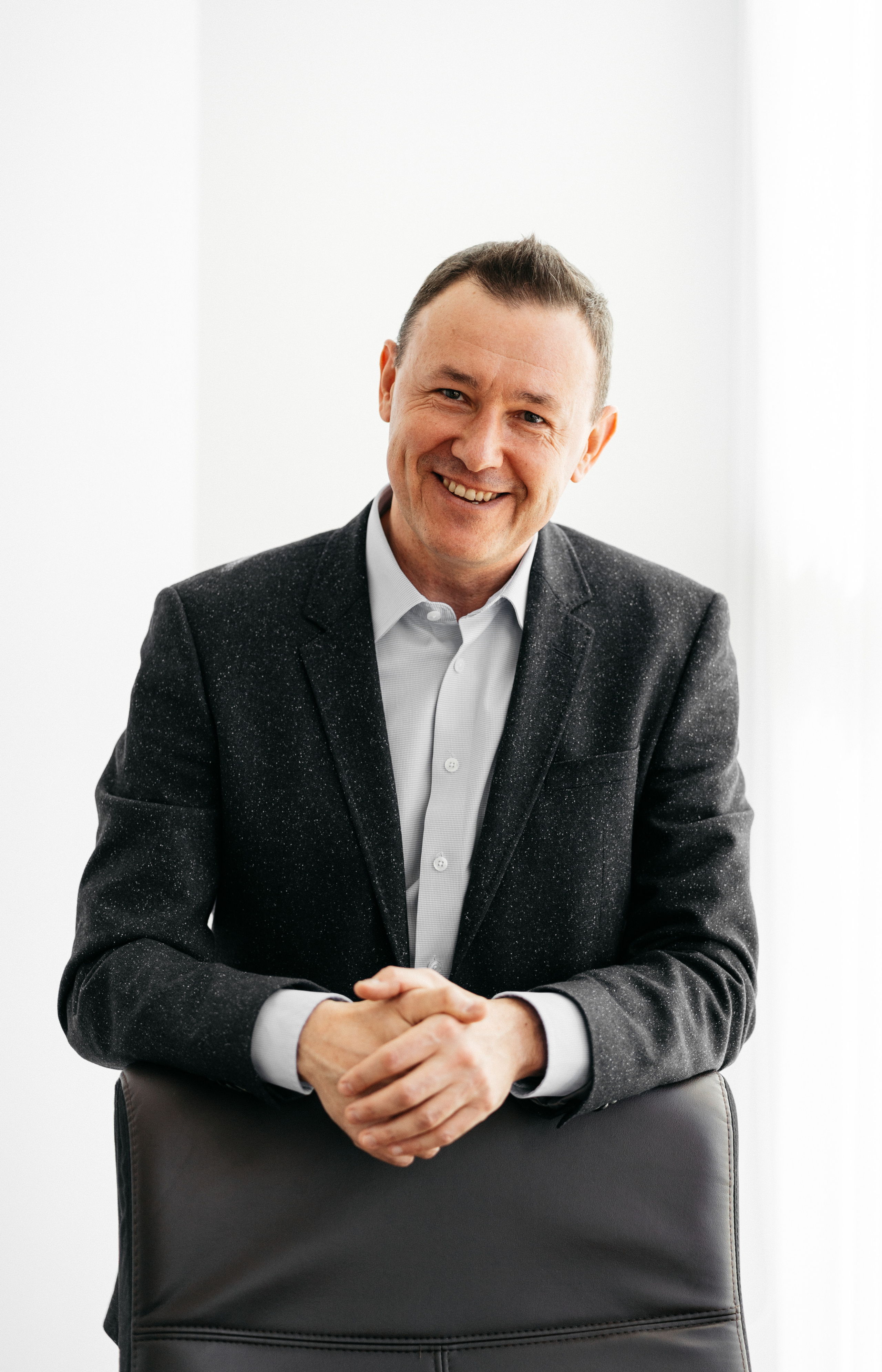 Деловой портрет для руководителя бизнеса. Фотограф Олег Сотник