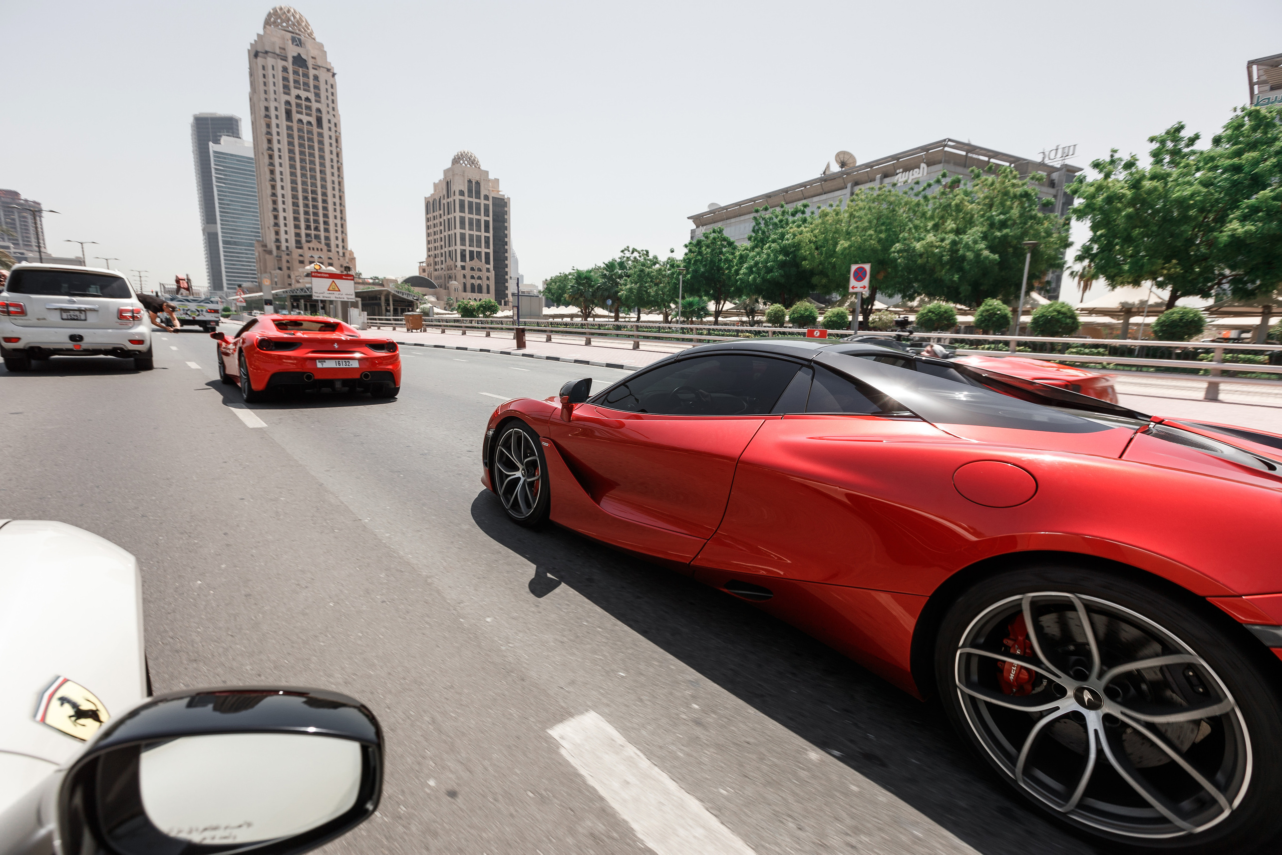 Дубай. Гонки на Ferrari. Фотограф Олег Сотник