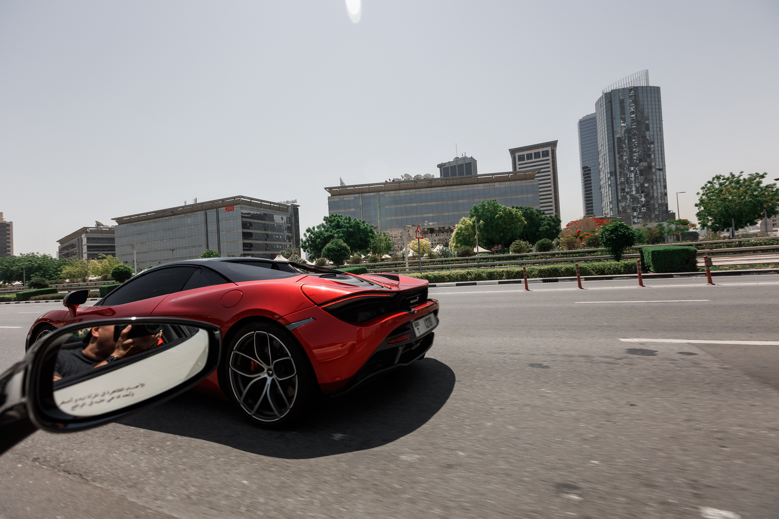 Дубай. Гонки на Ferrari. Фотограф Олег Сотник