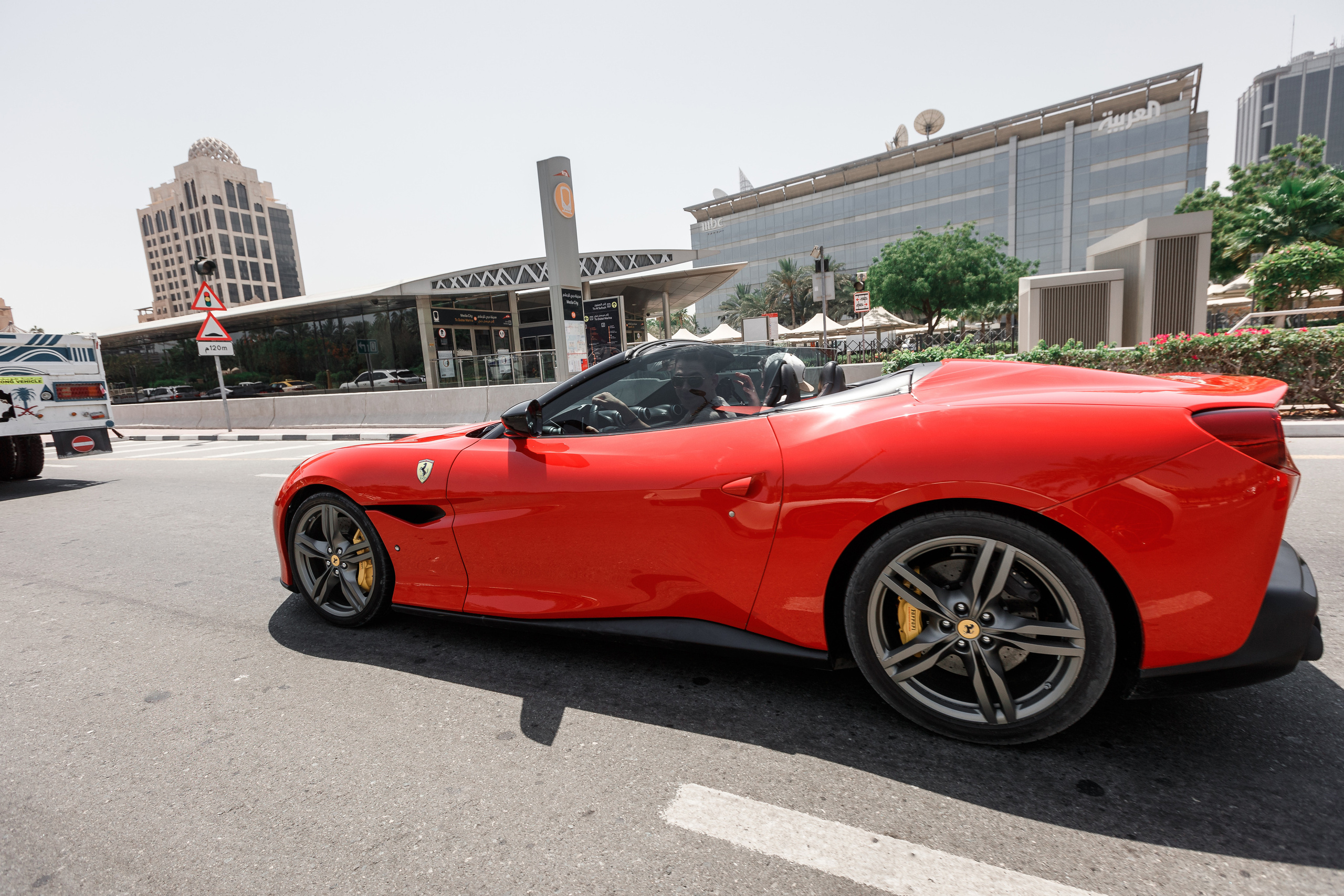 Дубай. Гонки на Ferrari. Фотограф Олег Сотник