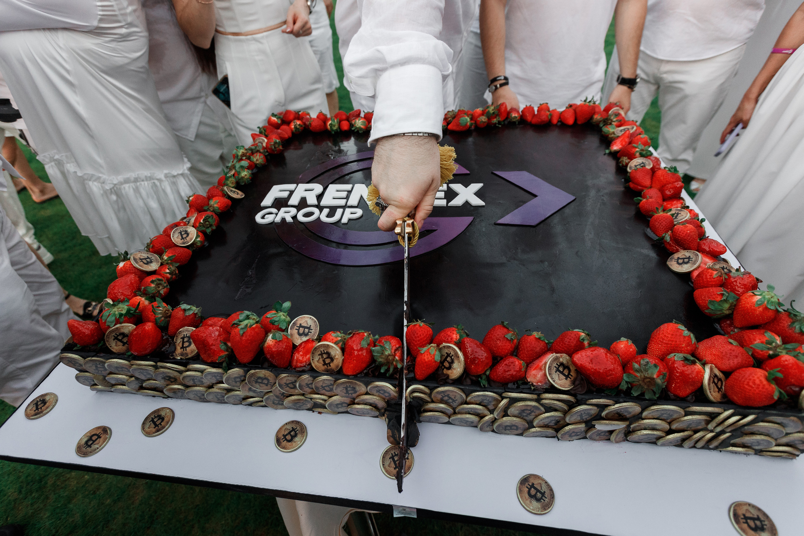 Дубай. Белая вечеринка. Фотограф Олег Сотник