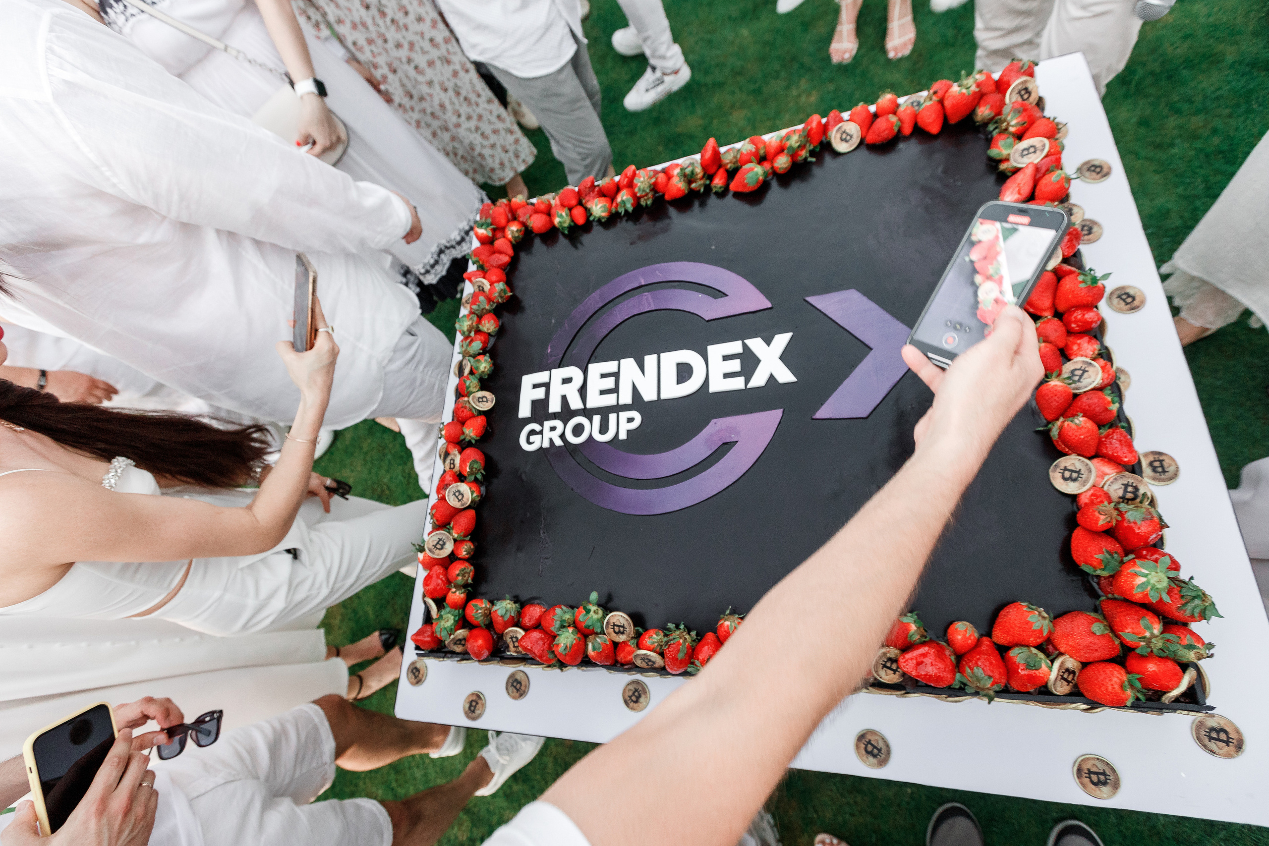 Дубай. Белая вечеринка. Фотограф Олег Сотник