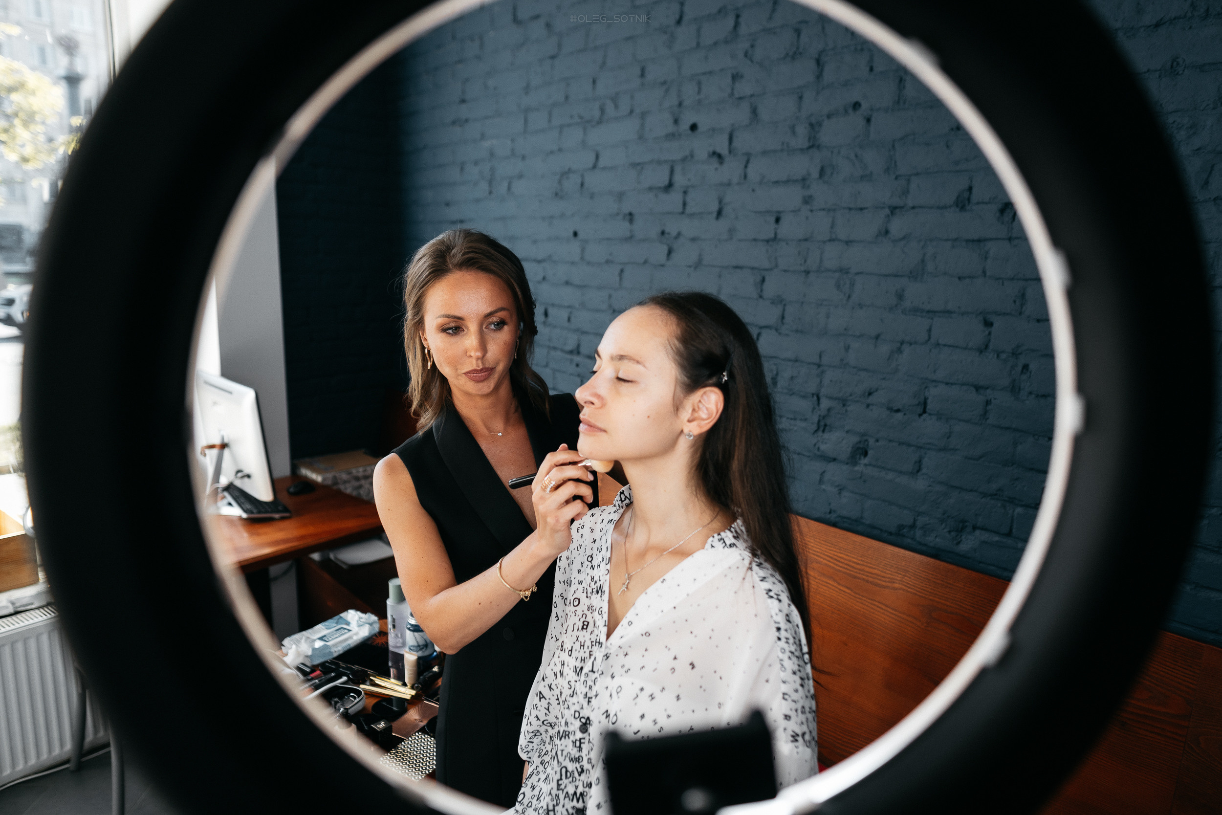 Мастер класс по визажу. Фотограф Олег Сотник