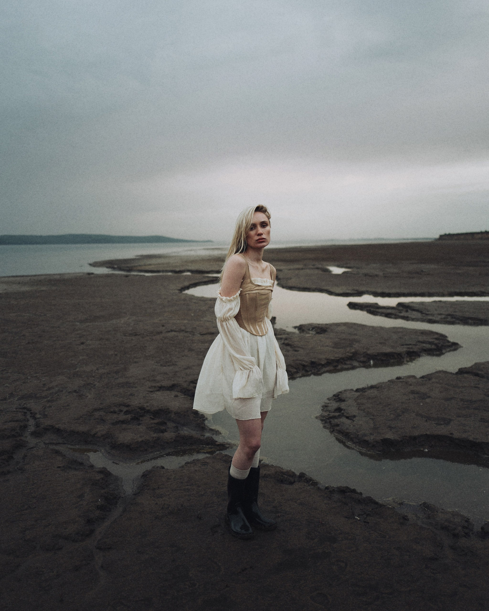 Даша «Сухой берег». Никита Линейцев — индивидуальный портретный фотограф в Москве и Иркутске