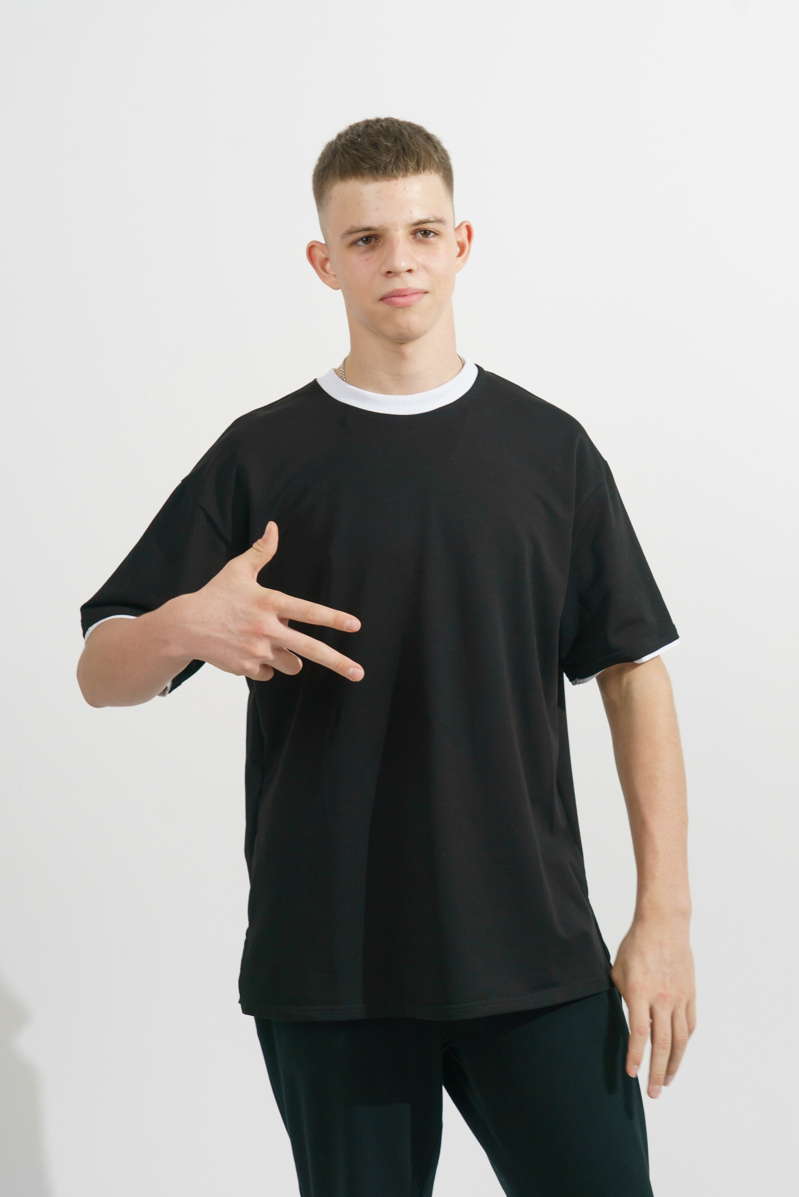 Предметная фотосъемка одежды для Wildberries и Ozon — бренды Краснодара. Фото и видеосъемка одежды для маркетплейсов Ozon, Wildberries. Шедевры для Вас! Фотограф и Видеограф в Краснодаре Пахиев Руслан