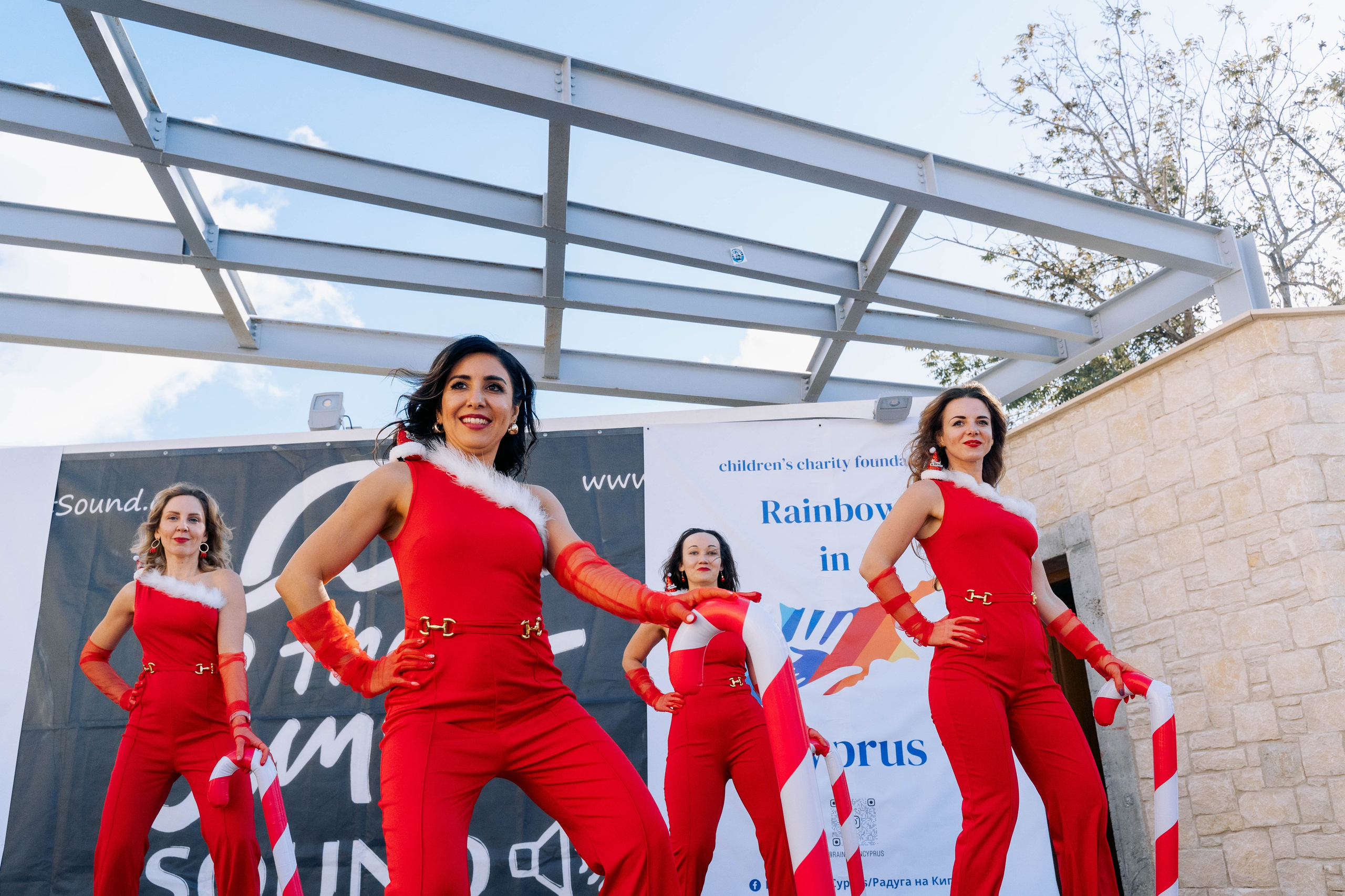 Новогодняя ярмарка от БФ «Радуга на Кипре». Свадебный и семейный фотограф Ирина Чернова