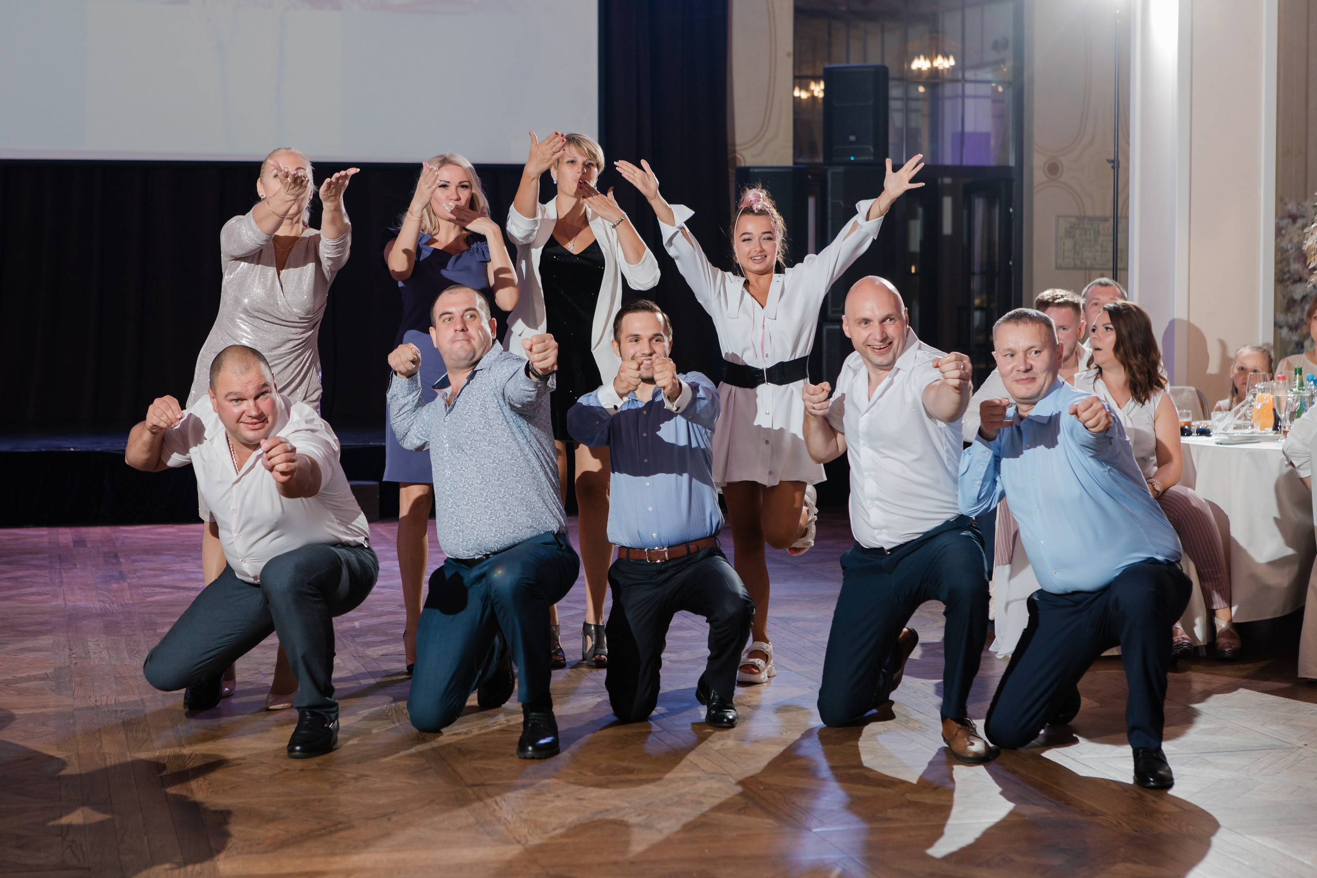 Юрий и Кристина. Видеосъемка и фотосъемка свадеб. Фотограф и оператор на свадьбу. Видеосъемка подкастов, собственная видео-фотостудии. Предметная фотосъемка