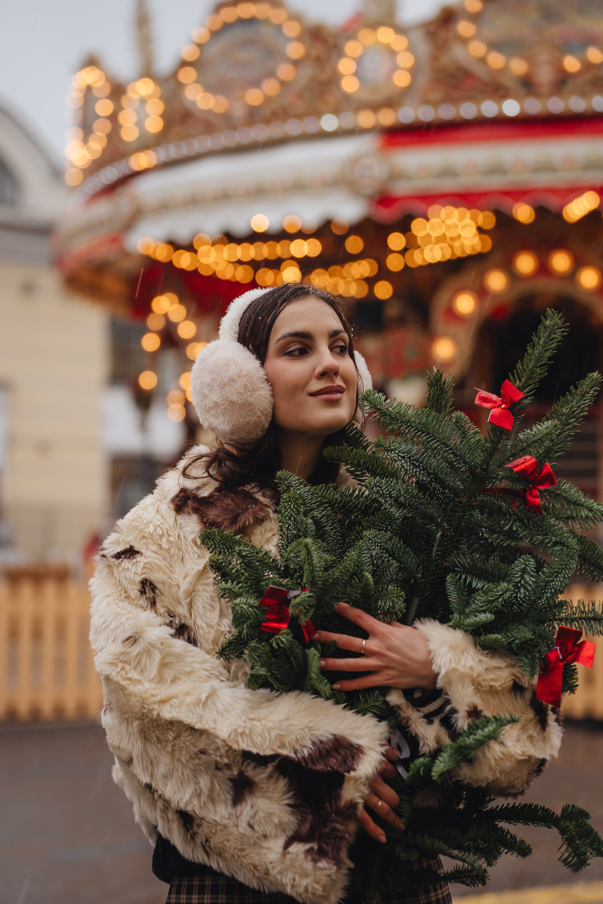 ПРОГУЛКА НА МАНЕЖНОЙ ПЛОЩАДИ ДЛЯ ДЕВУШКИ ПЕРЕД НОВЫМ ГОДОМ (НОВОГОДНЯЯ ФОТОСЕССИИЯ НА МАНЕЖНОЙ ПЛОЩАДИ). Профессиональный фотограф, Санкт-Петербург — Виктория Богомолова