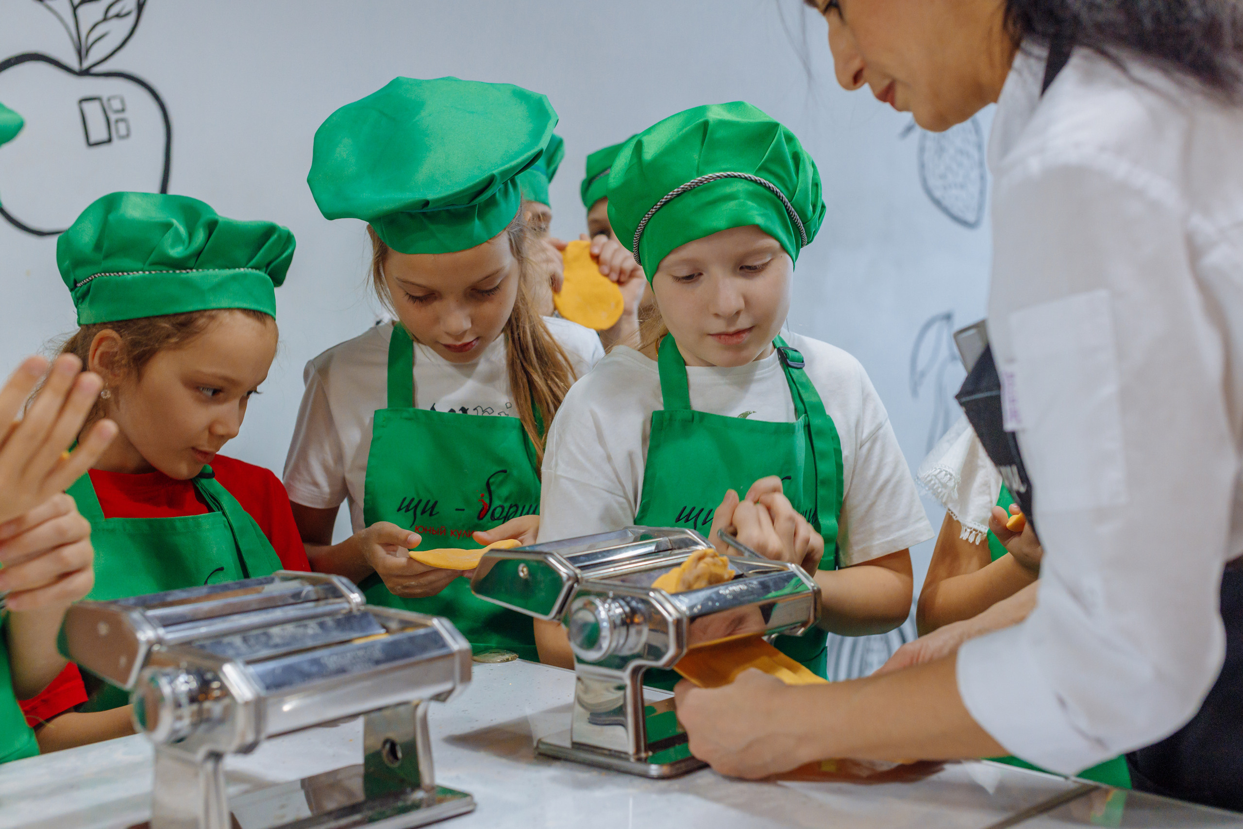 Внеклассное детское мероприятие. Фотограф, видеограф