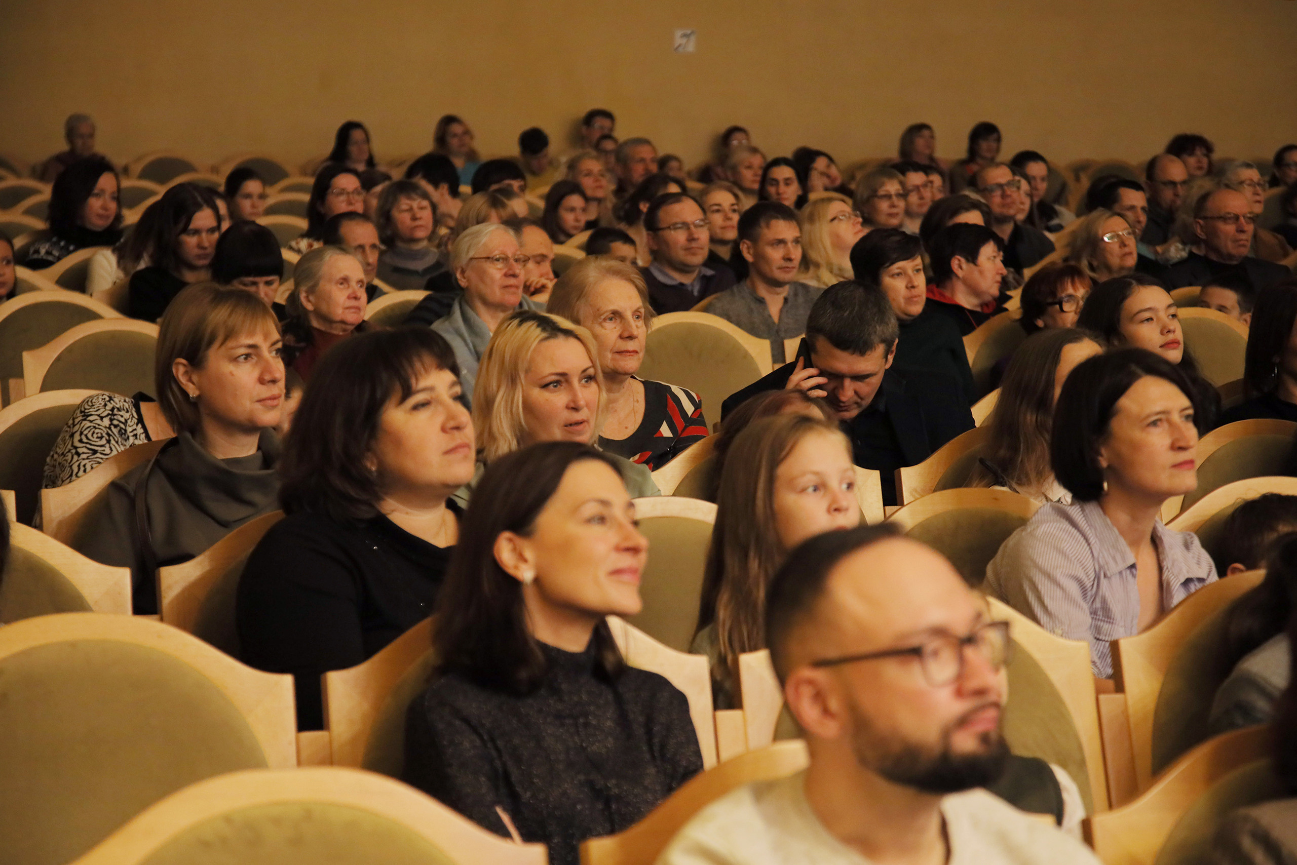 Отчётный концерт в филармонии. Фотограф, видеограф