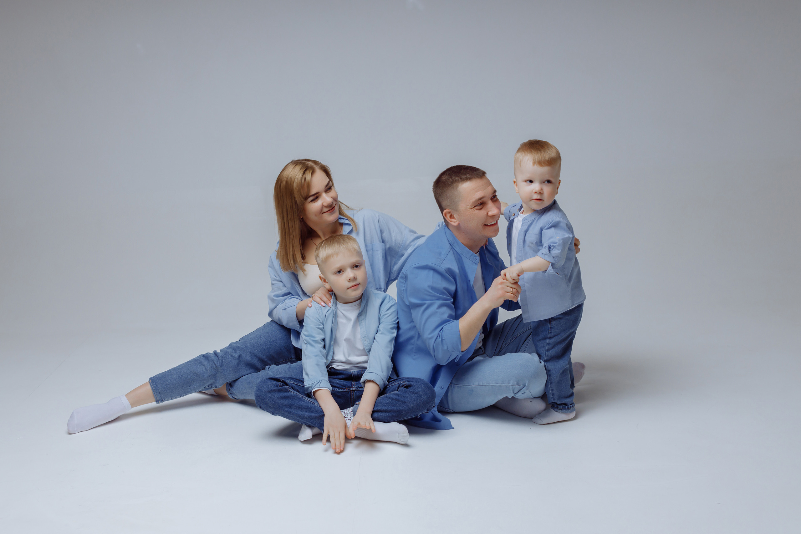 В студии. Фотограф, видеограф