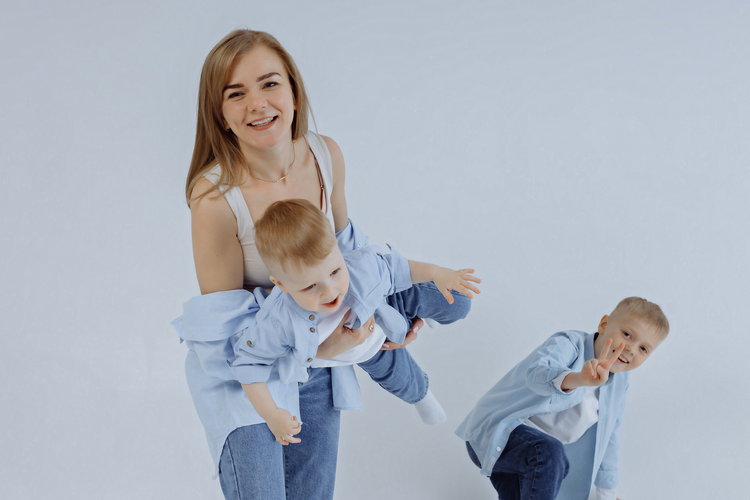 В студии. Фотограф, видеограф