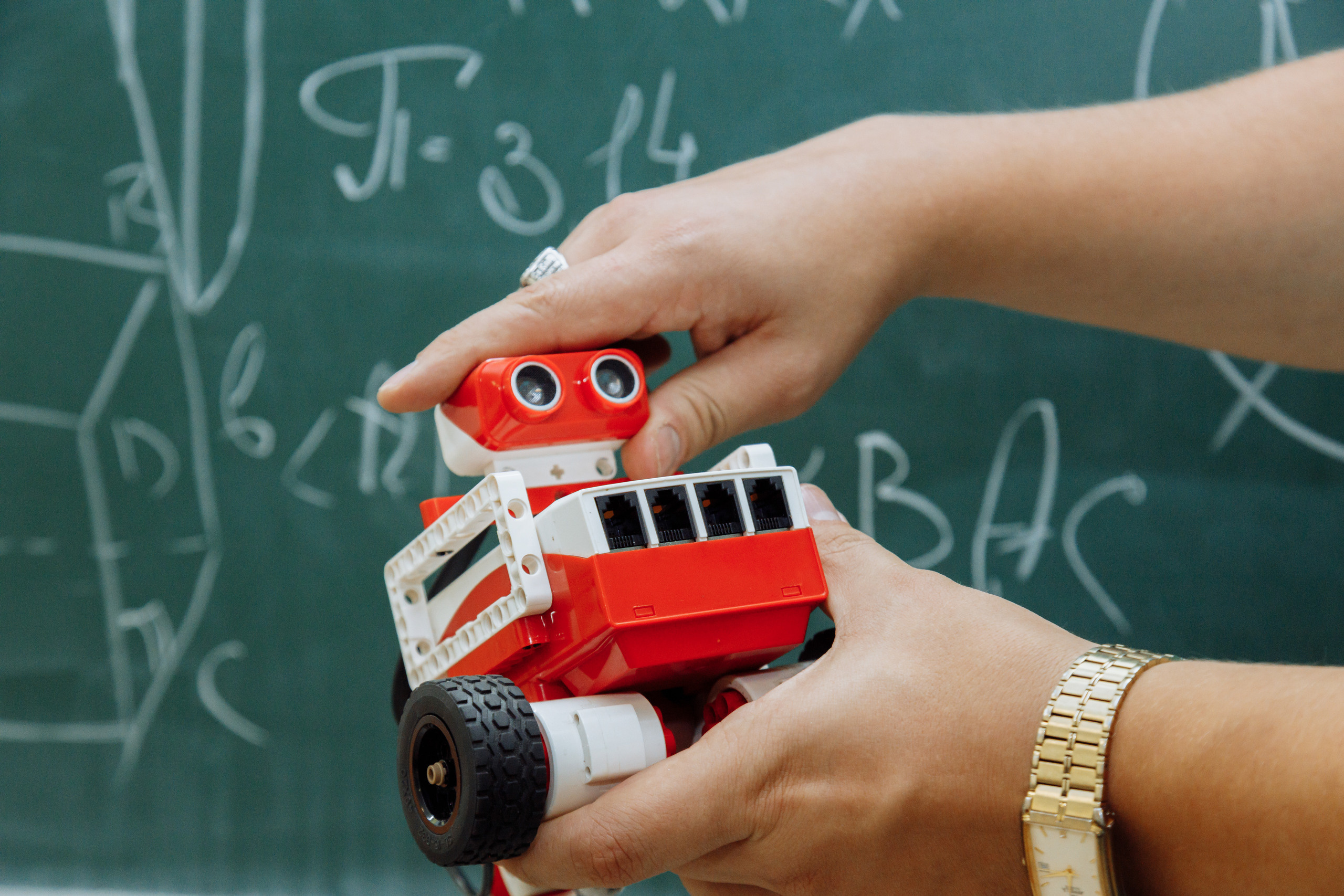 Детский обучающий центр. Фотограф, видеограф