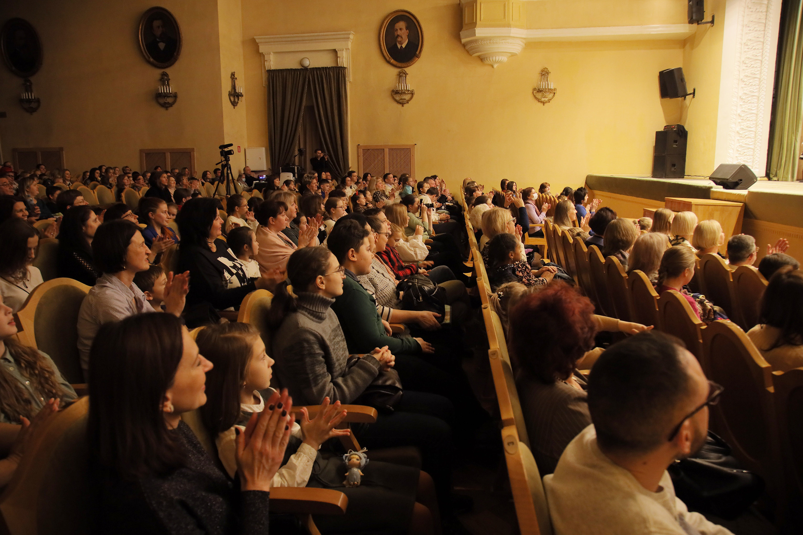 Отчётный концерт в филармонии. Фотограф, видеограф