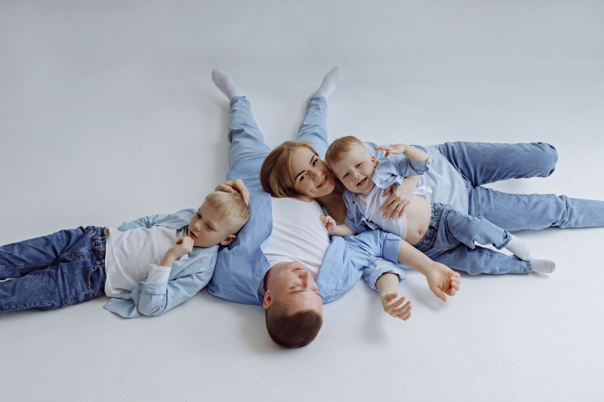 В студии. Фотограф, видеограф