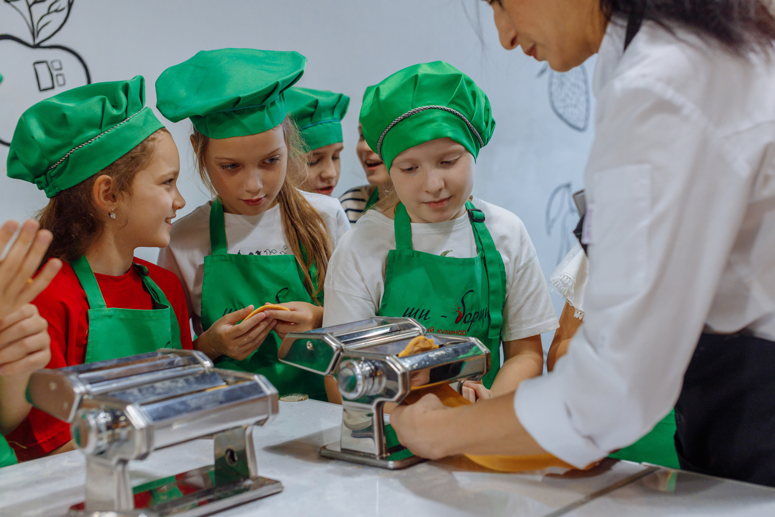 Внеклассное детское мероприятие. Фотограф, видеограф