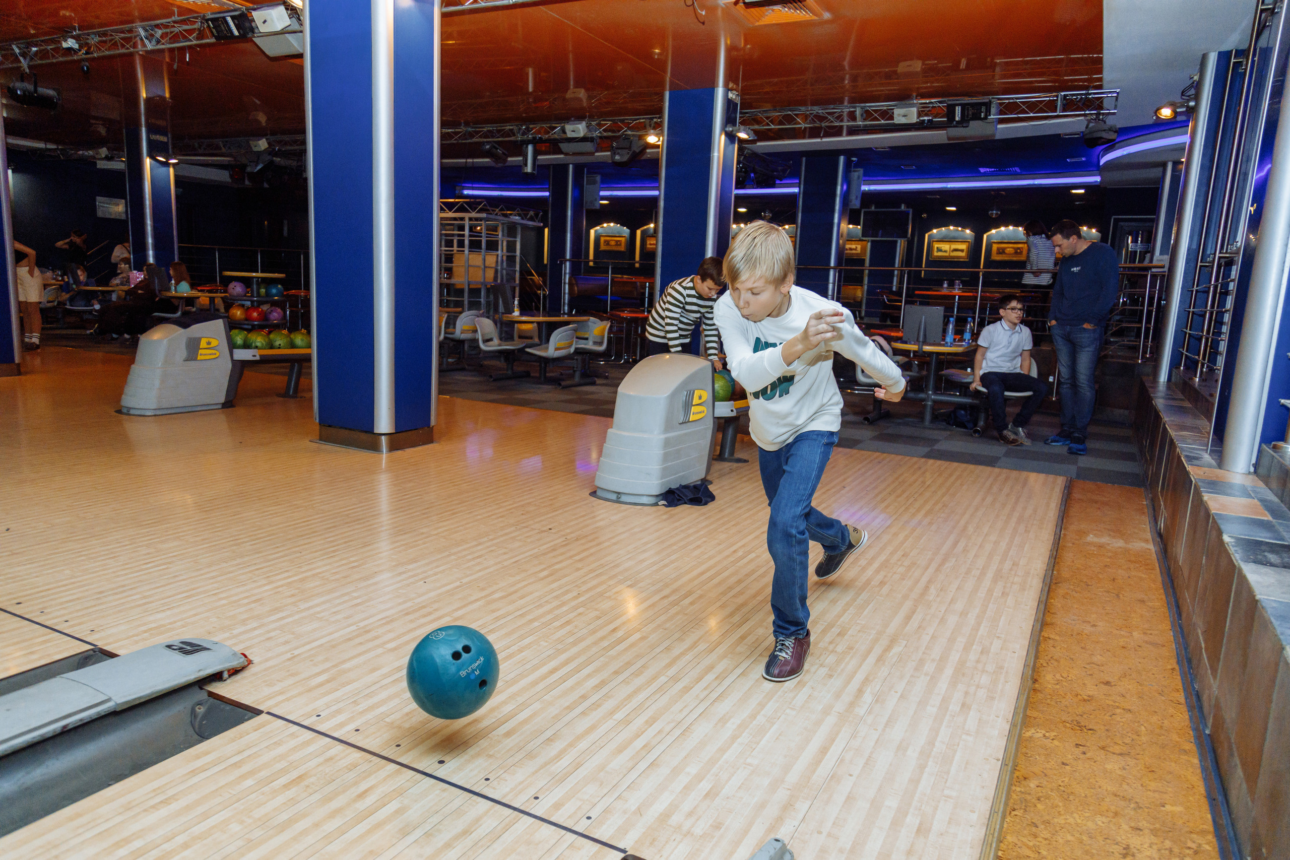 День рождения в боулинге. Фотограф, видеограф