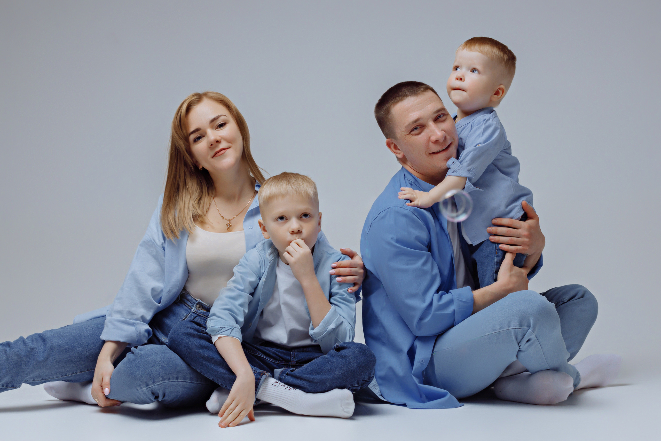 В студии. Фотограф, видеограф