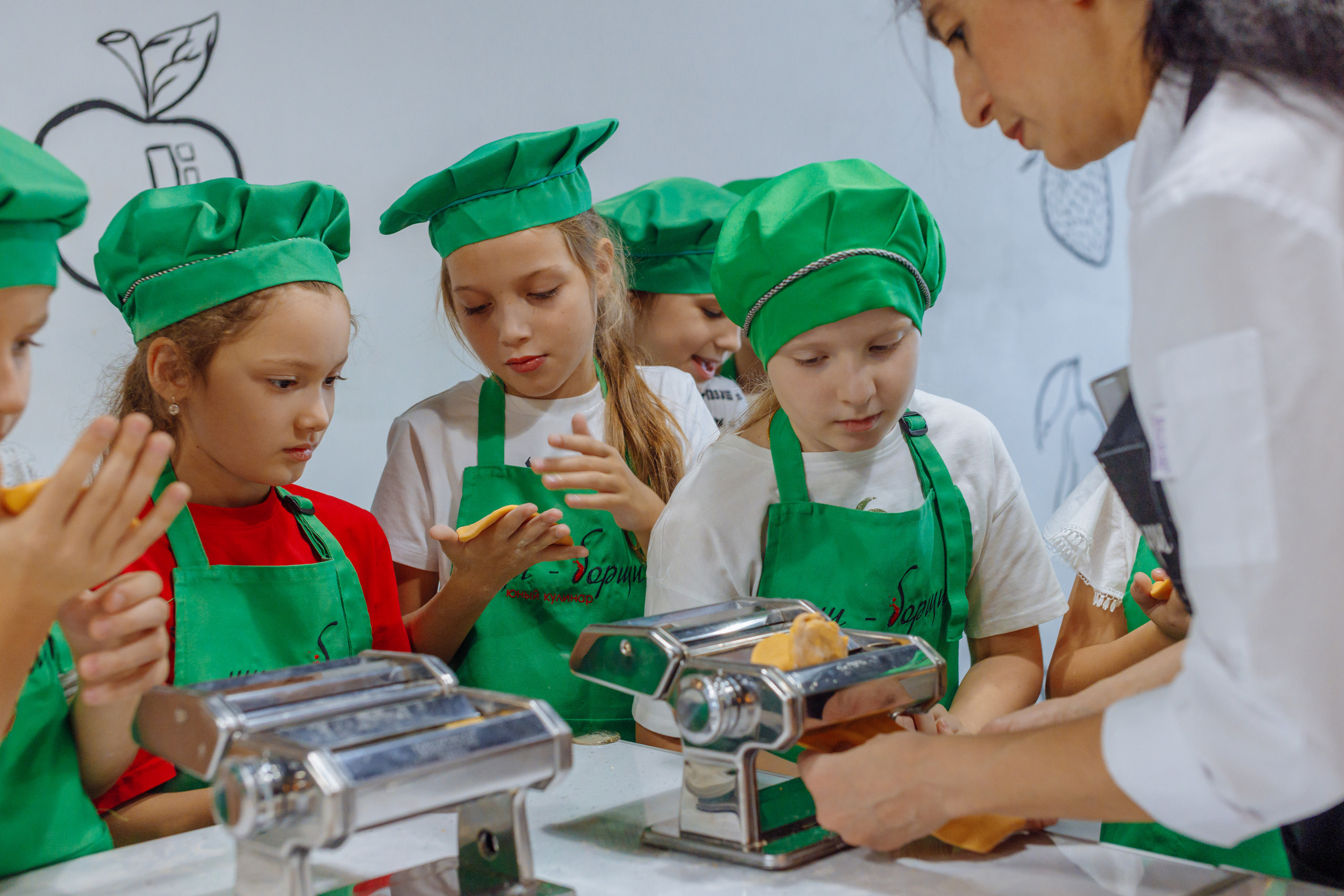 Внеклассное детское мероприятие. Фотограф, видеограф