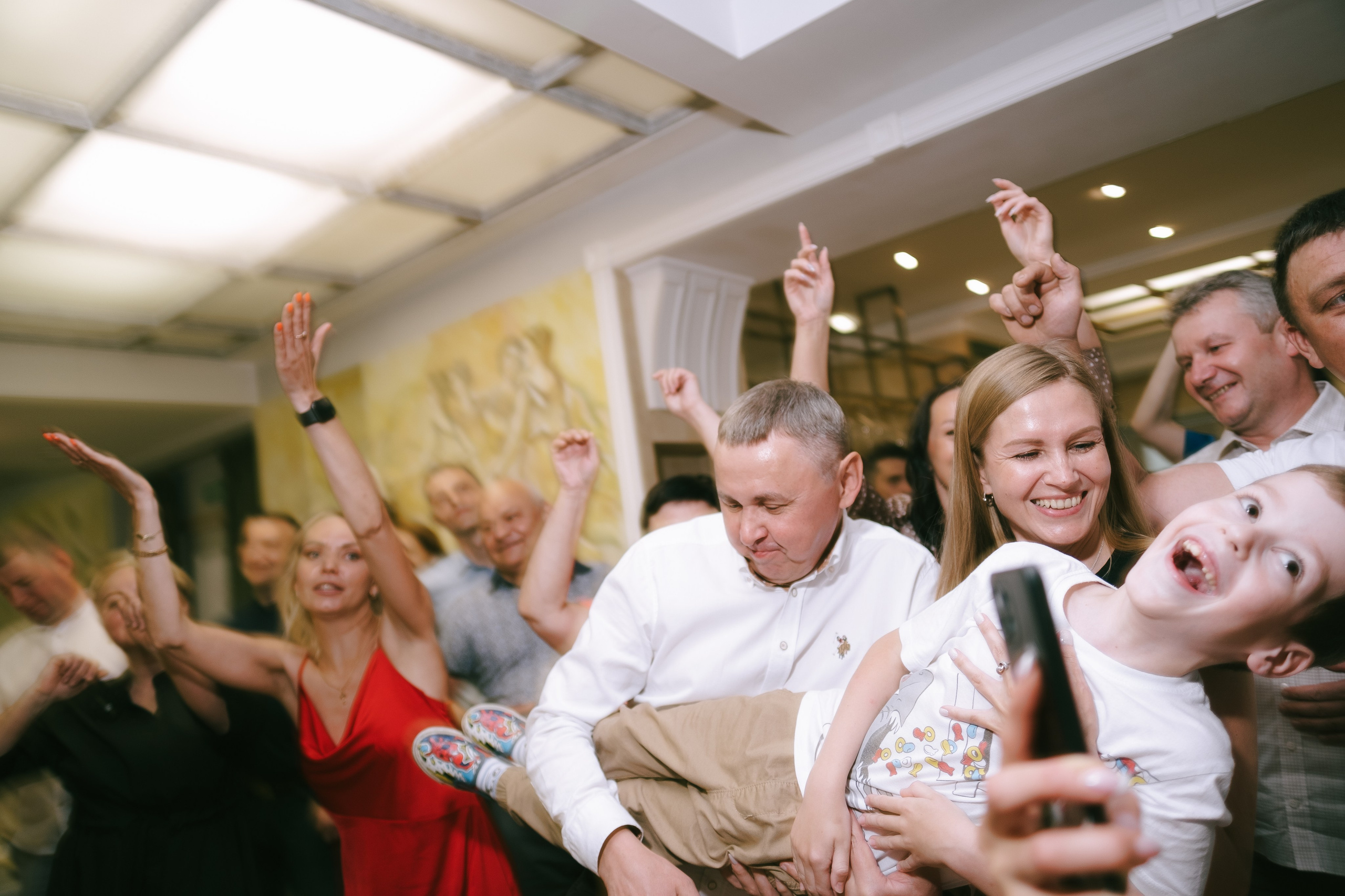 Выпускной школа 33. Свадебный и репортажной фотограф Денис Ожигин в Краснодаре и Краснодарском крае