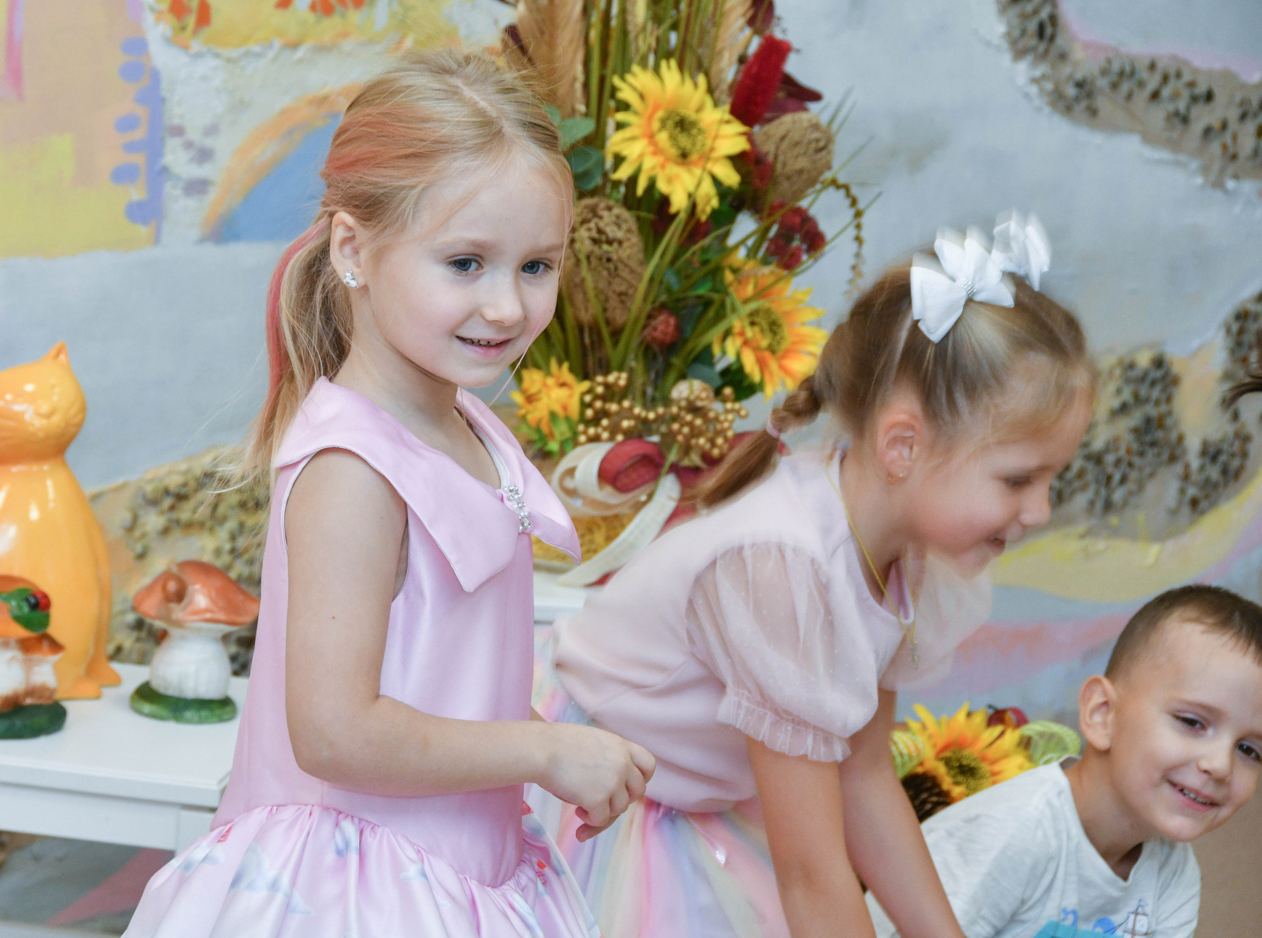 2023 г. День дошкольного работника и прогулка. Репортажный и детский фотограф в Новосибирске