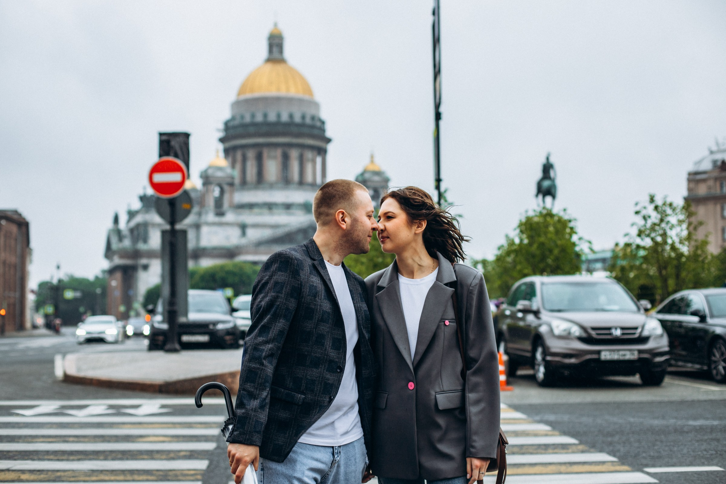 Боря и Оксана в июне. Фотопрогулка в Петербурге. Индивидуальный и семейный фотограф в Санкт-Петербурге