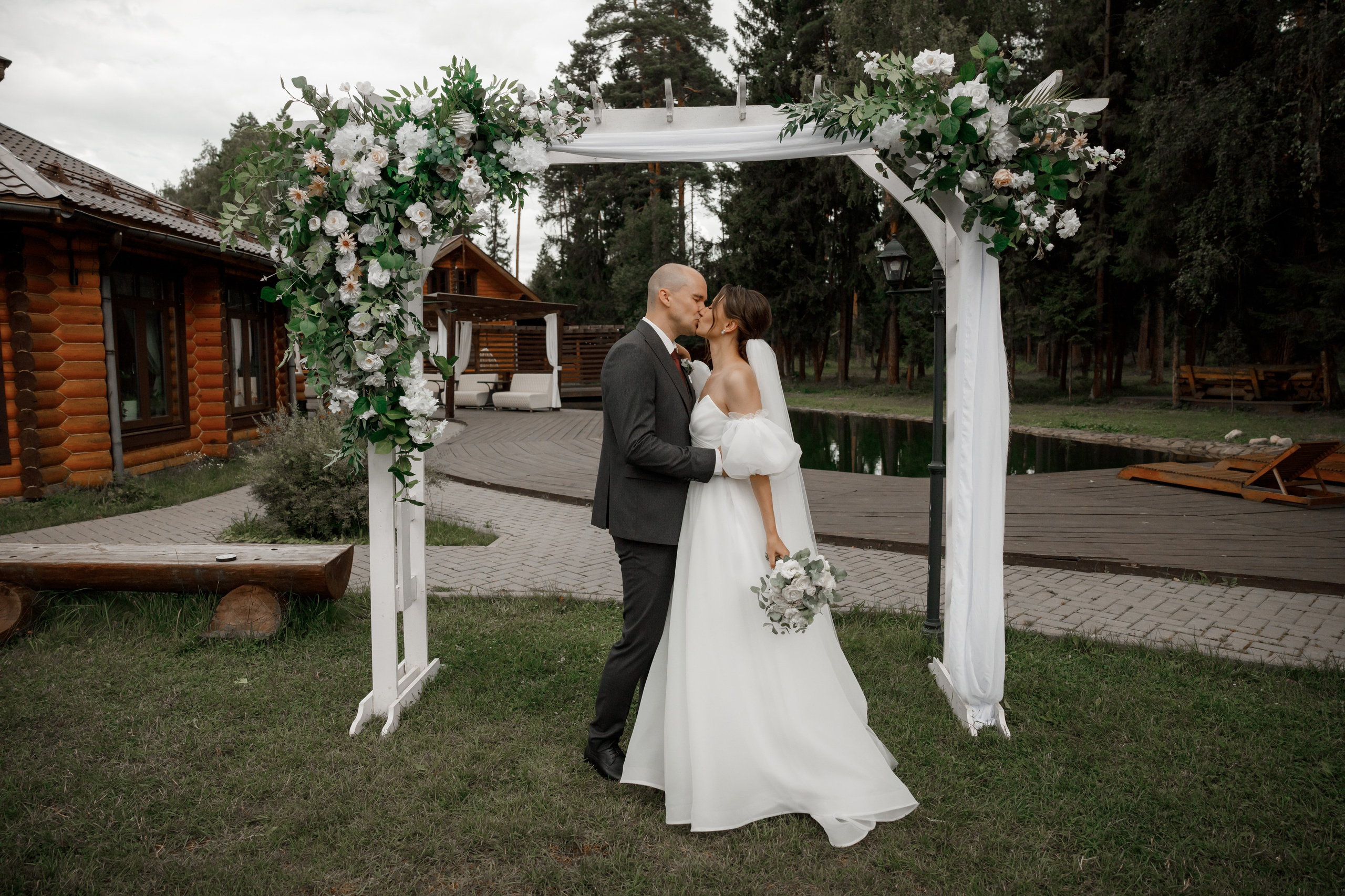 Полина и Дмитрий, загородный клуб «Барин», ЗАГС в г. Пушкино. Свадебный и репортажный фотограф (Москва, Королев и другие)