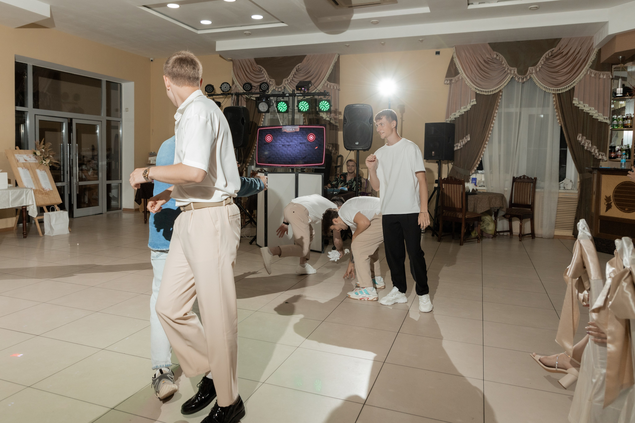 Роман и Александра (банкет). Свадебный фотограф Ангелина Сунгатулина | Саратов | Балаково | Вольск