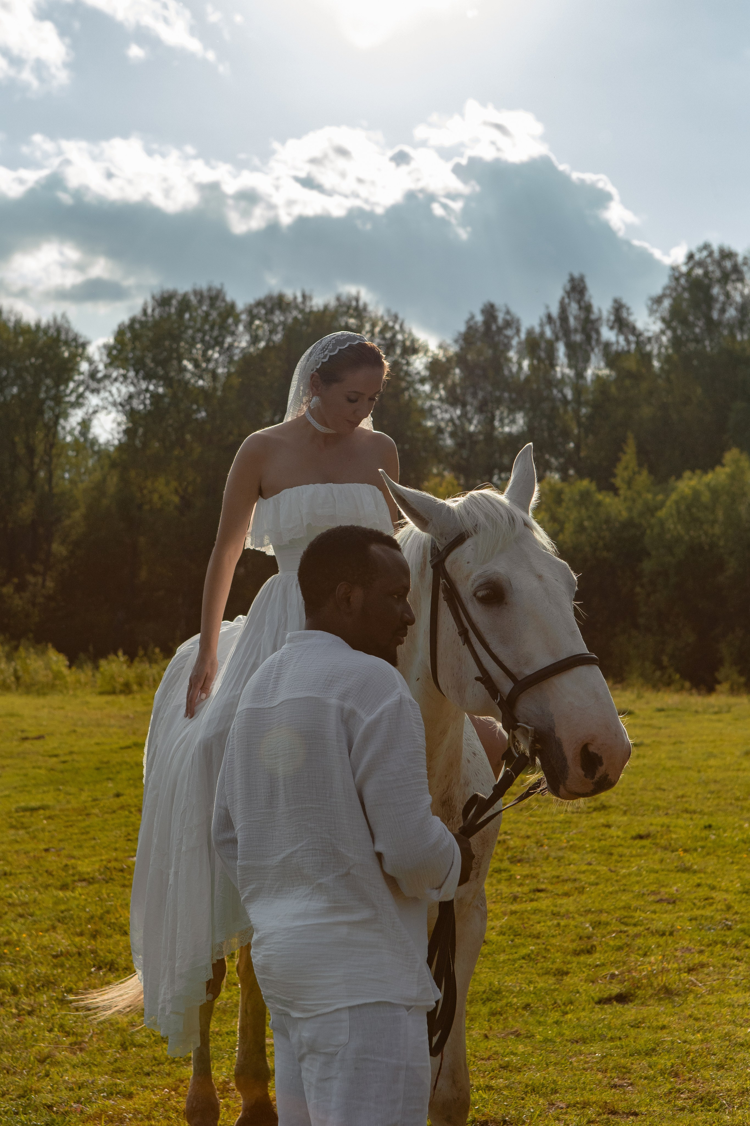 Необычная свадебная фотосессия в Москве с лошадьми