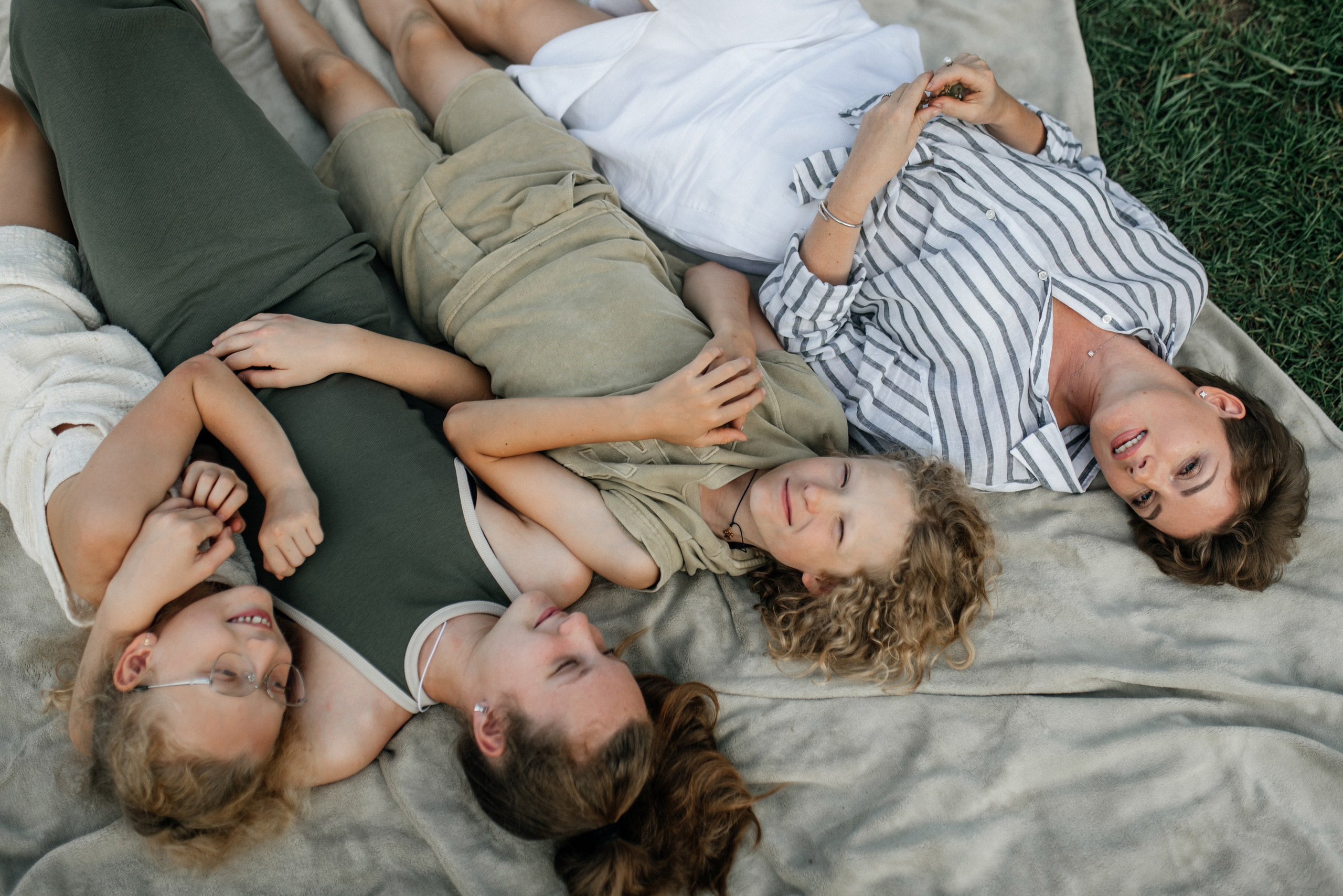 Полина+Ева+Лиза+Платон+Егор. Костюшко Кристина — семейный и свадебный фотограф в Минске