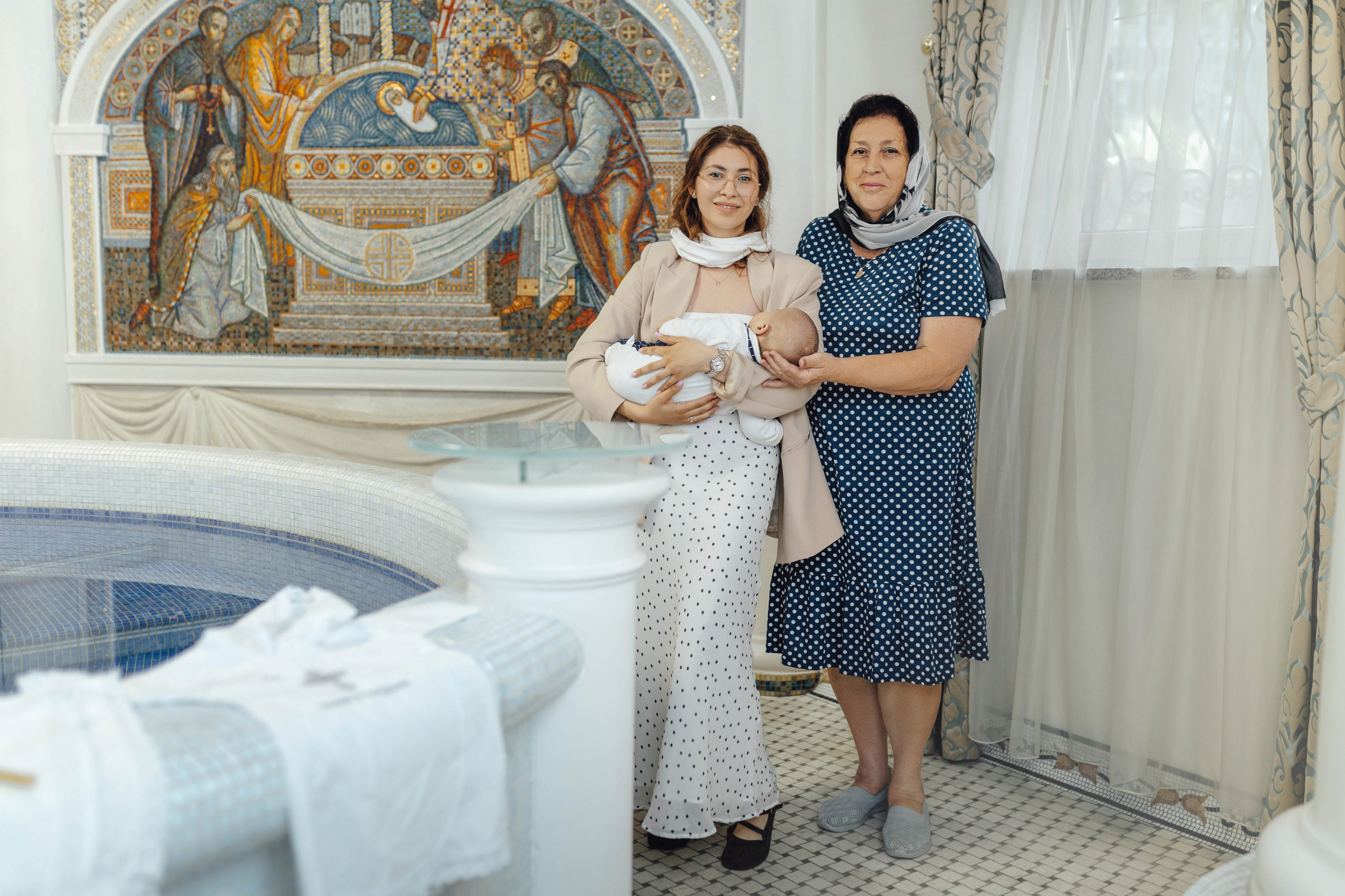 Крещение Павла, храм Святой Троицы, июль 2026. Свадебный и семейный фотограф Минск, Вера Климович
