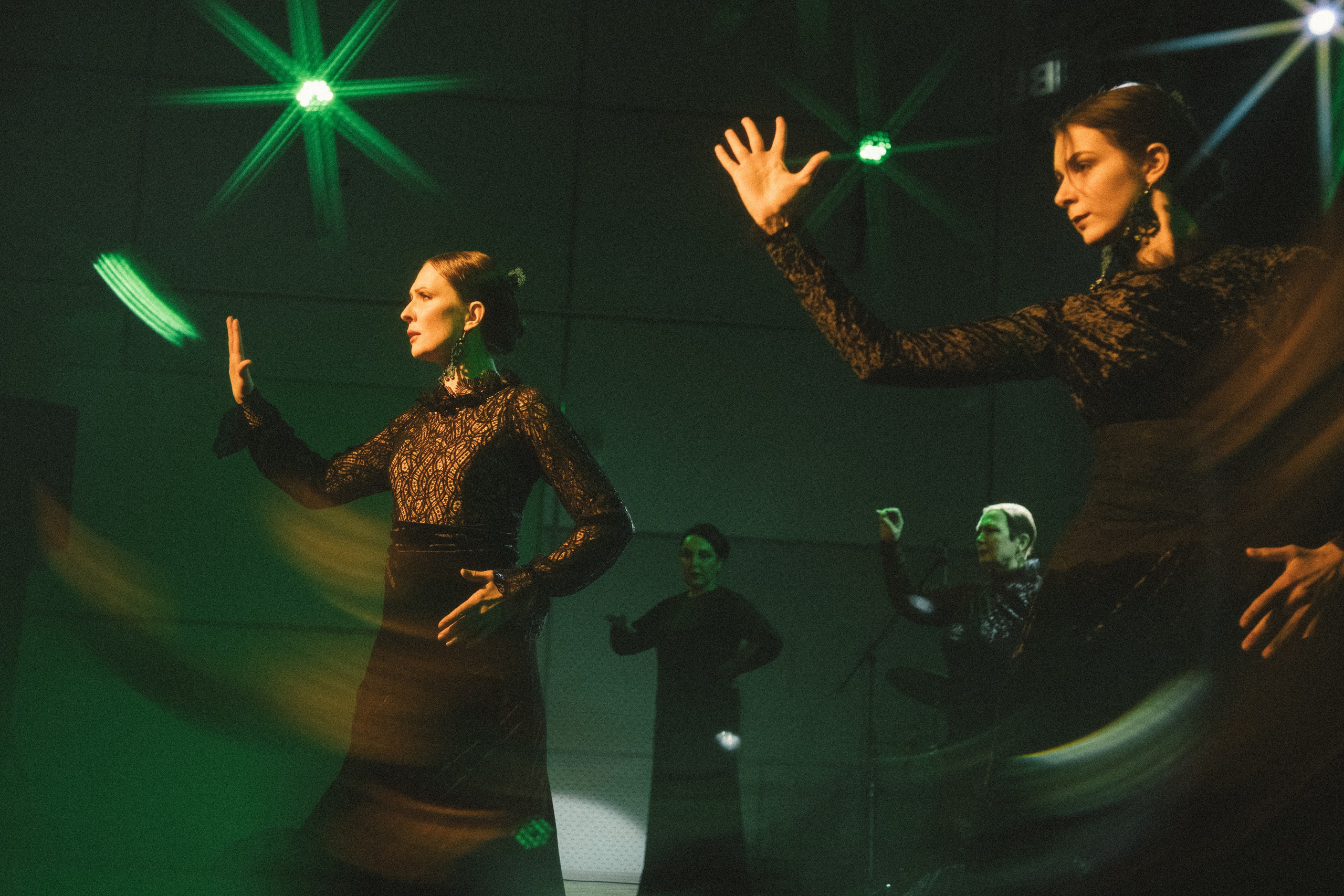 Спектакль «Mujeres» («Женщины»), студия фламенко Tierra del Sol. Анна Демидова — фотография для жизни и бизнеса в Абакане