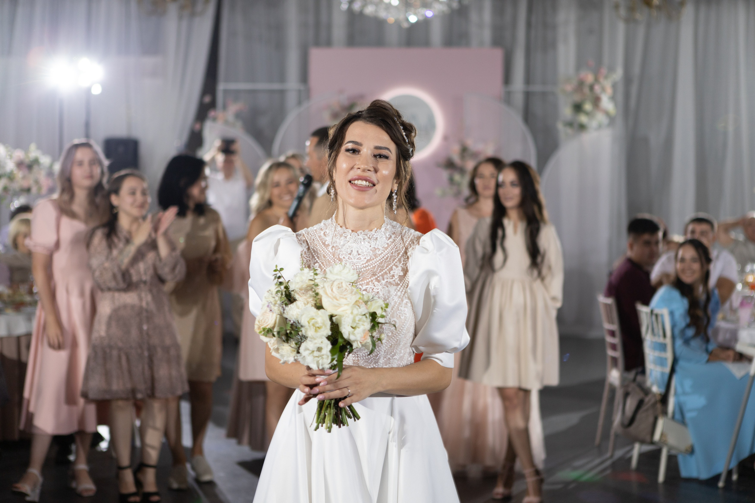 Свадебный фотограф Уфа — Руслан ГабдлисламовЖивые эмоции, красивые кадры, воспоминания на всю жизнь.Работаю по всей Республике Башкортоста. Свадебный фотограф Уфа Руслан Габдлисламов