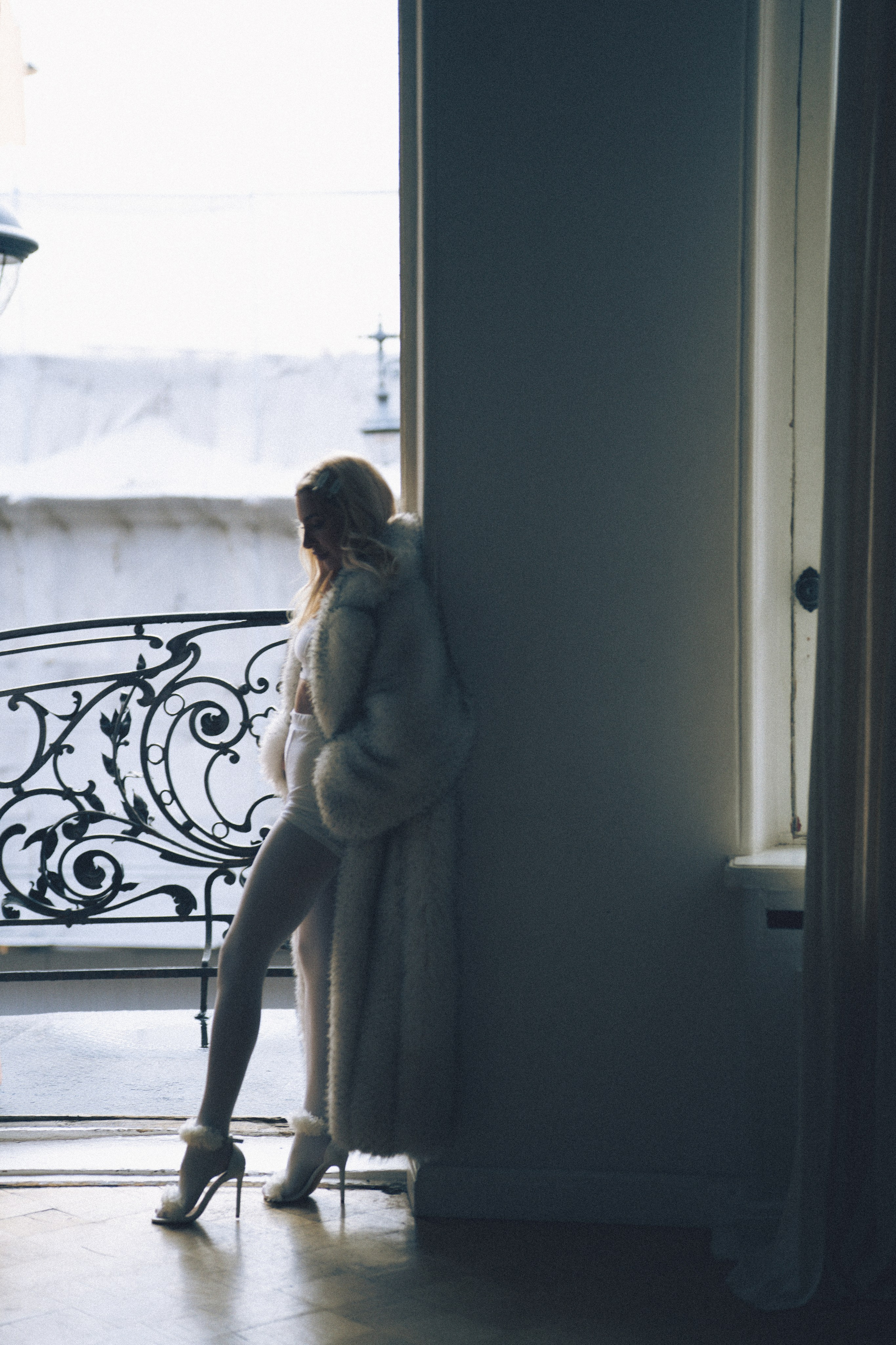 МИНИМАЛИЗМ В СТУДИИ НА ЧЕРНЫШЕВСКОЙ В СТУДИИ С БАЛКОНОМ. Профессиональный фотограф, Санкт-Петербург — Виктория Богомолова