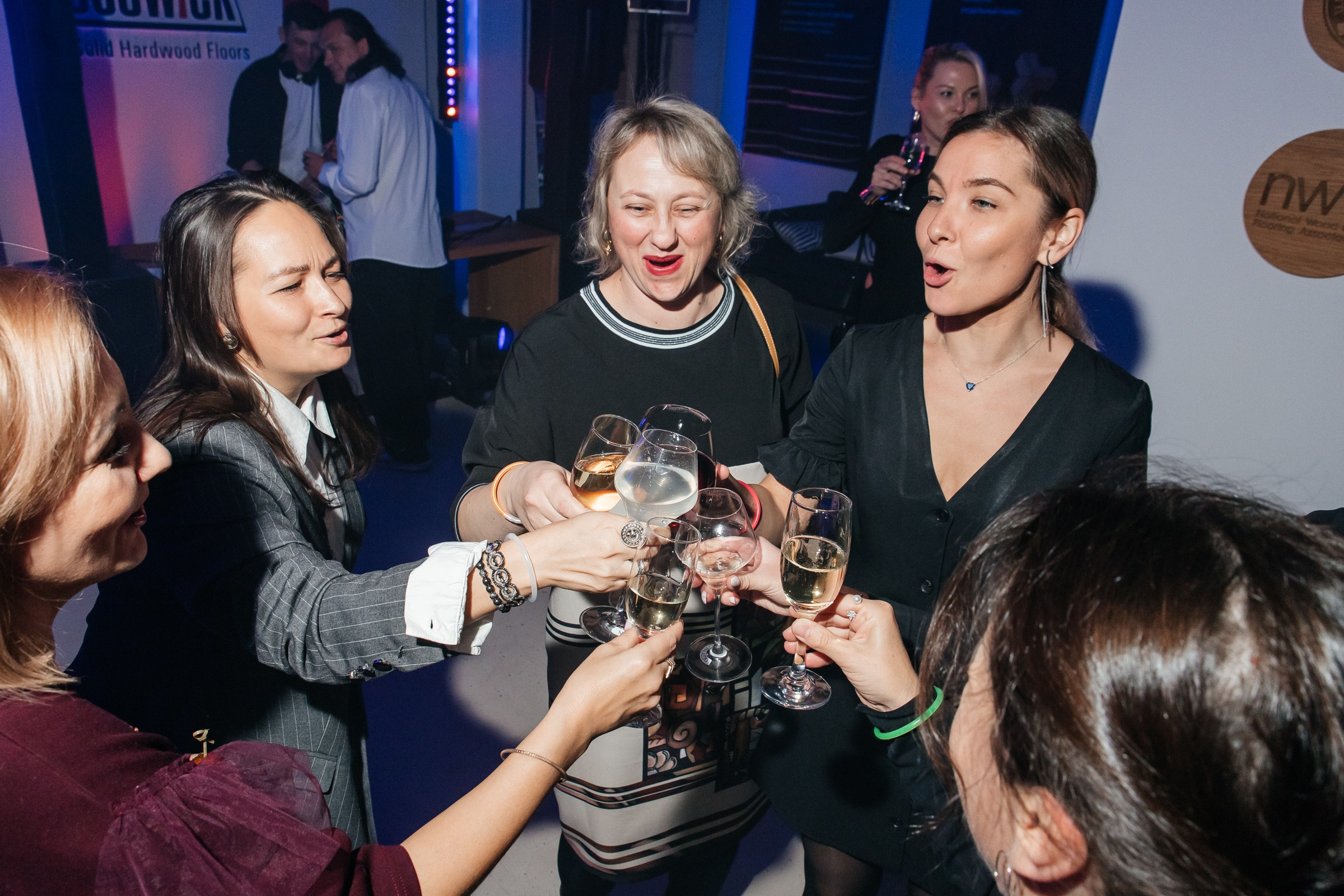 Вечеринка в Coswick. Свадебный и репортажный фотограф в Новосибирске Федор Гладков