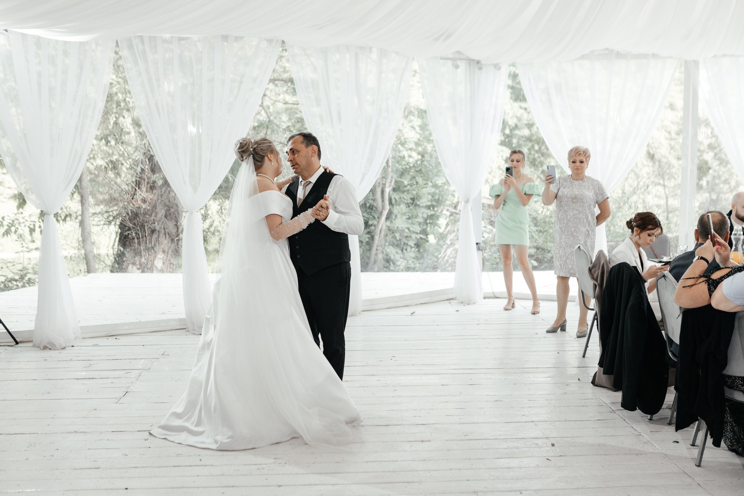 Свадебный фотограф Уфа — Руслан ГабдлисламовЖивые эмоции, красивые кадры, воспоминания на всю жизнь.Работаю по всей Республике Башкортоста. Свадебный фотограф Уфа Руслан Габдлисламов