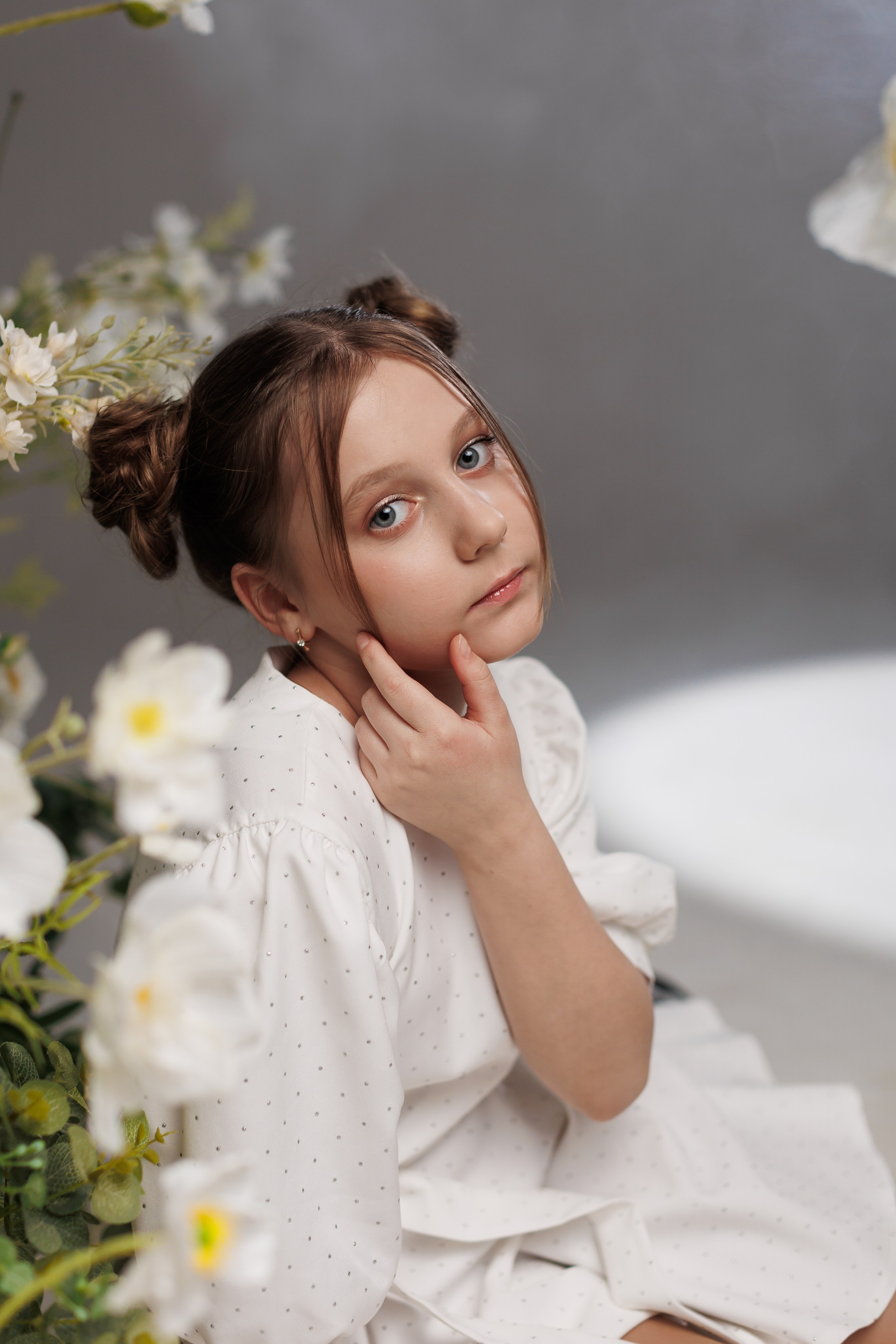 Съемка с цветами для модельного агентства. Анна Демидец — фотограф и маркетолог в Новошахтинске, Шахтах и Ростове-на-Дону