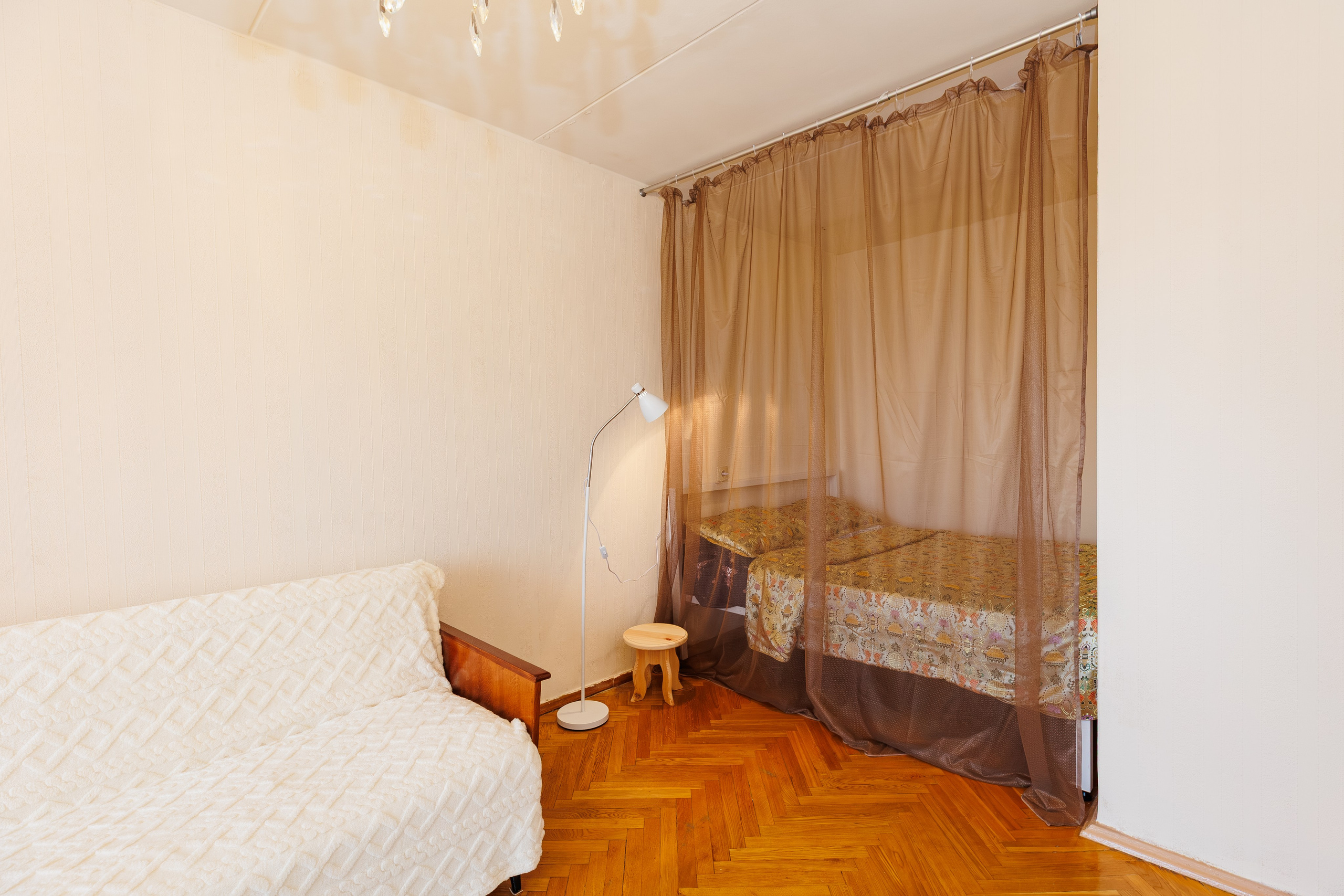 Квартира на Максима Танка. Репортажный фотограф Минск ❘ Костецкий Илья ❘ Беларусь