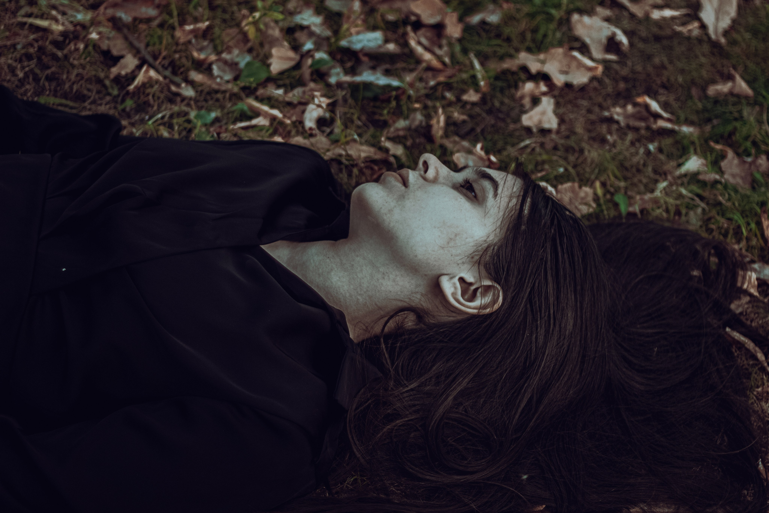 По мотивам убийства. В парке. Фотограф Москва, портрет, стрит, репортаж. Художественная фотосессия