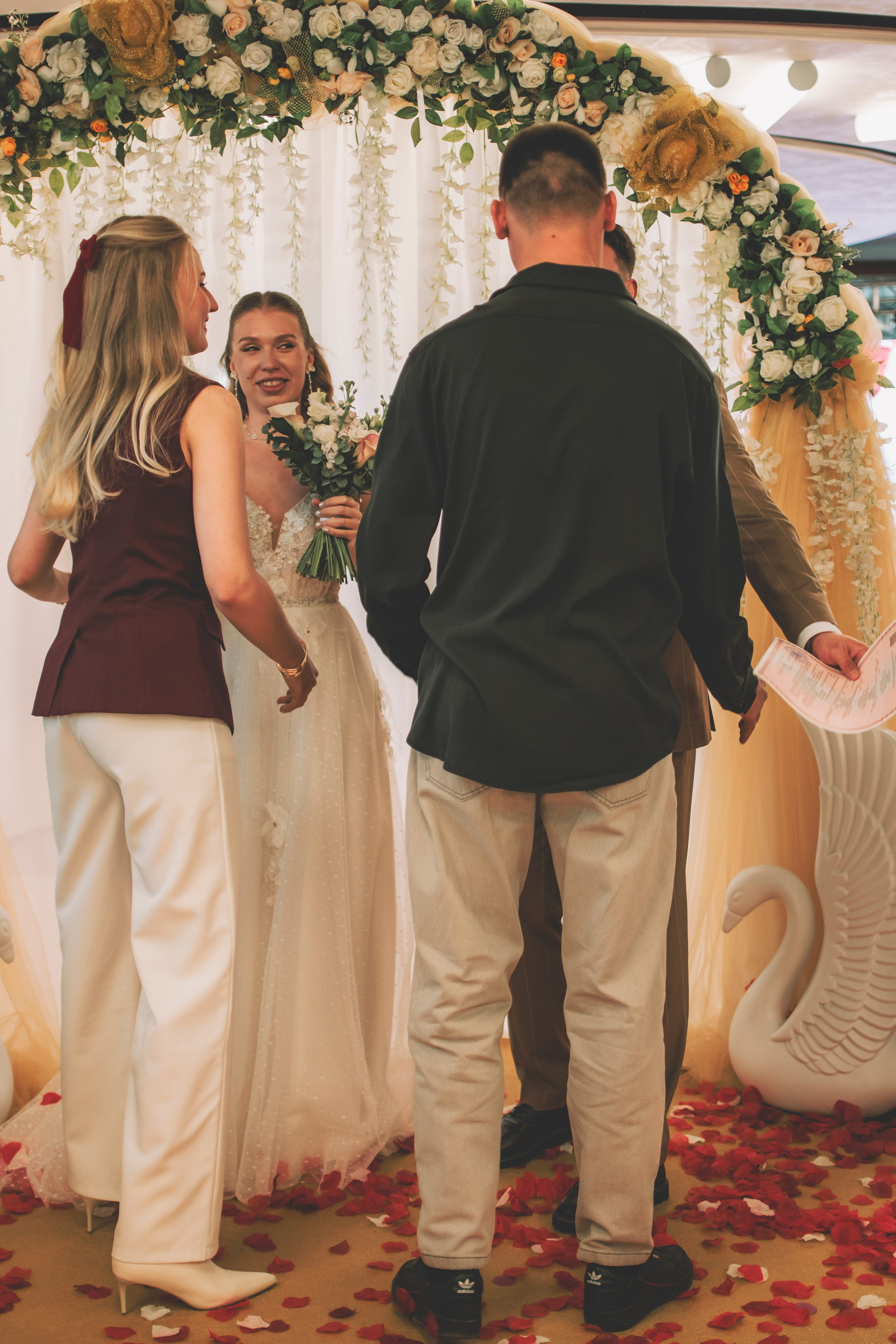 Альберт и Анастасия (Студийная фотосессия, роспись в ДК Нефтяник + фотосессия с гостями). Семейный и свадебный фотограф Губкинский и Ставрополь