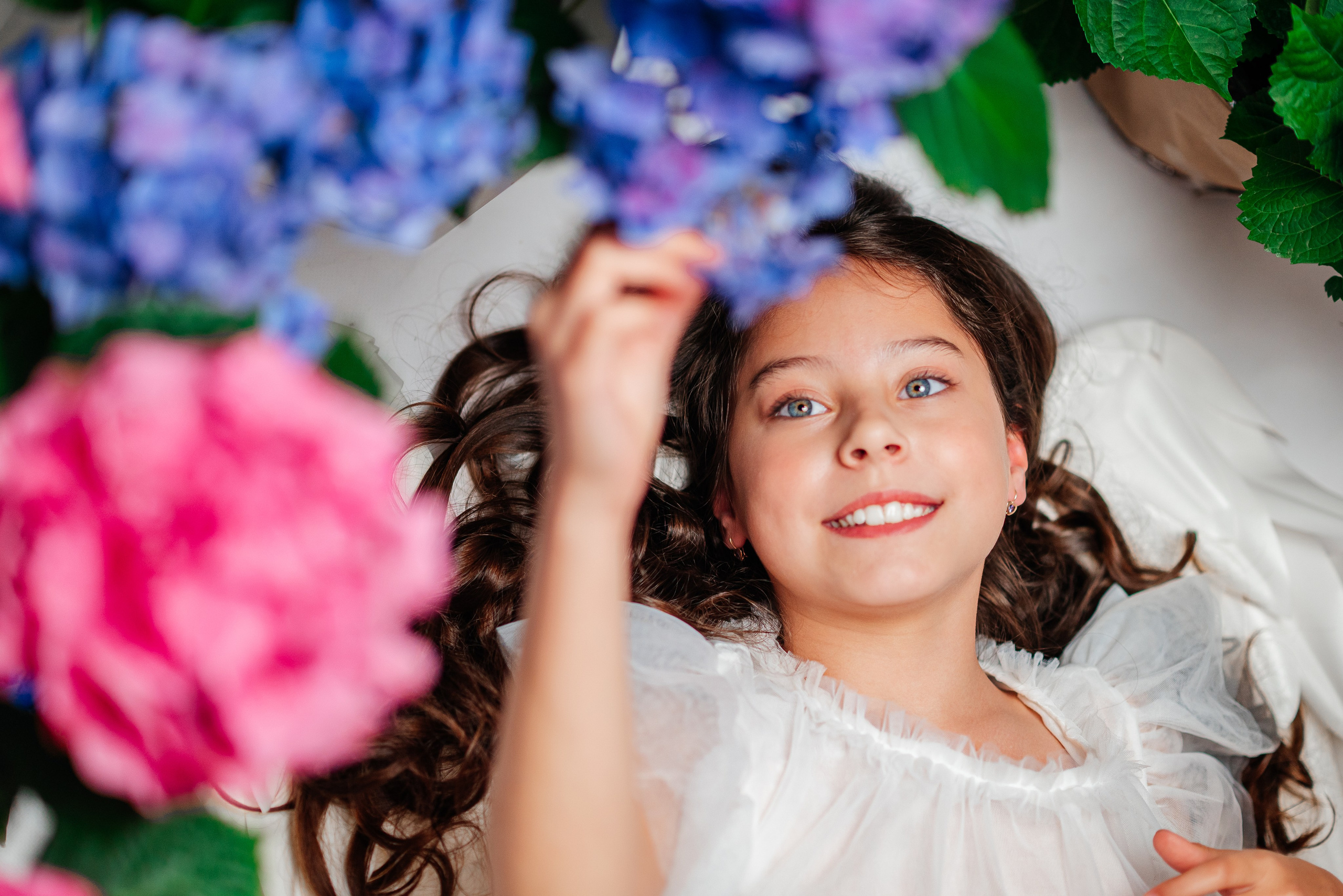 Вероника и гортензии. Семейный фотограф в Краснодаре