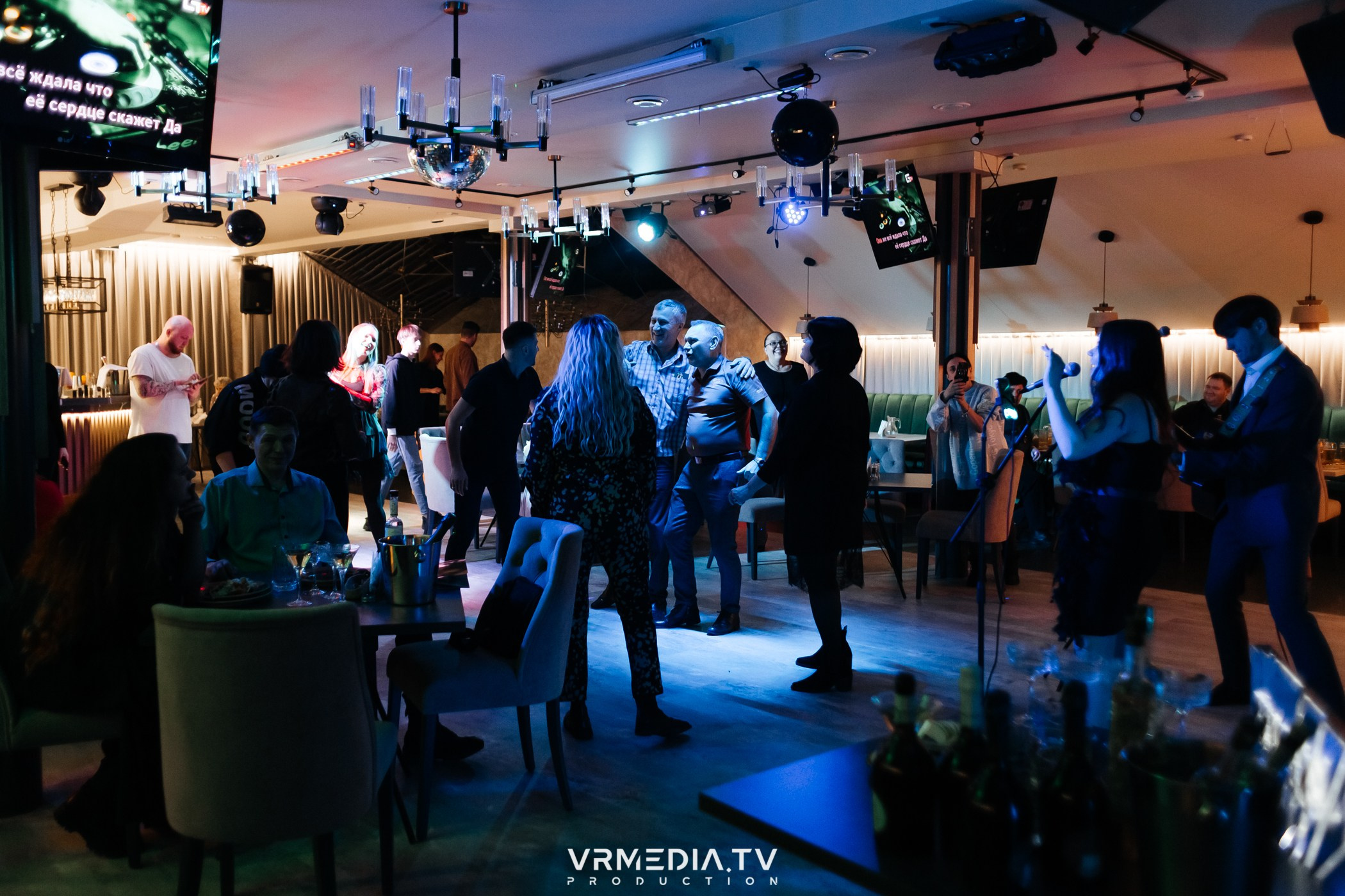 Открытие караоке-зала в «Империи»