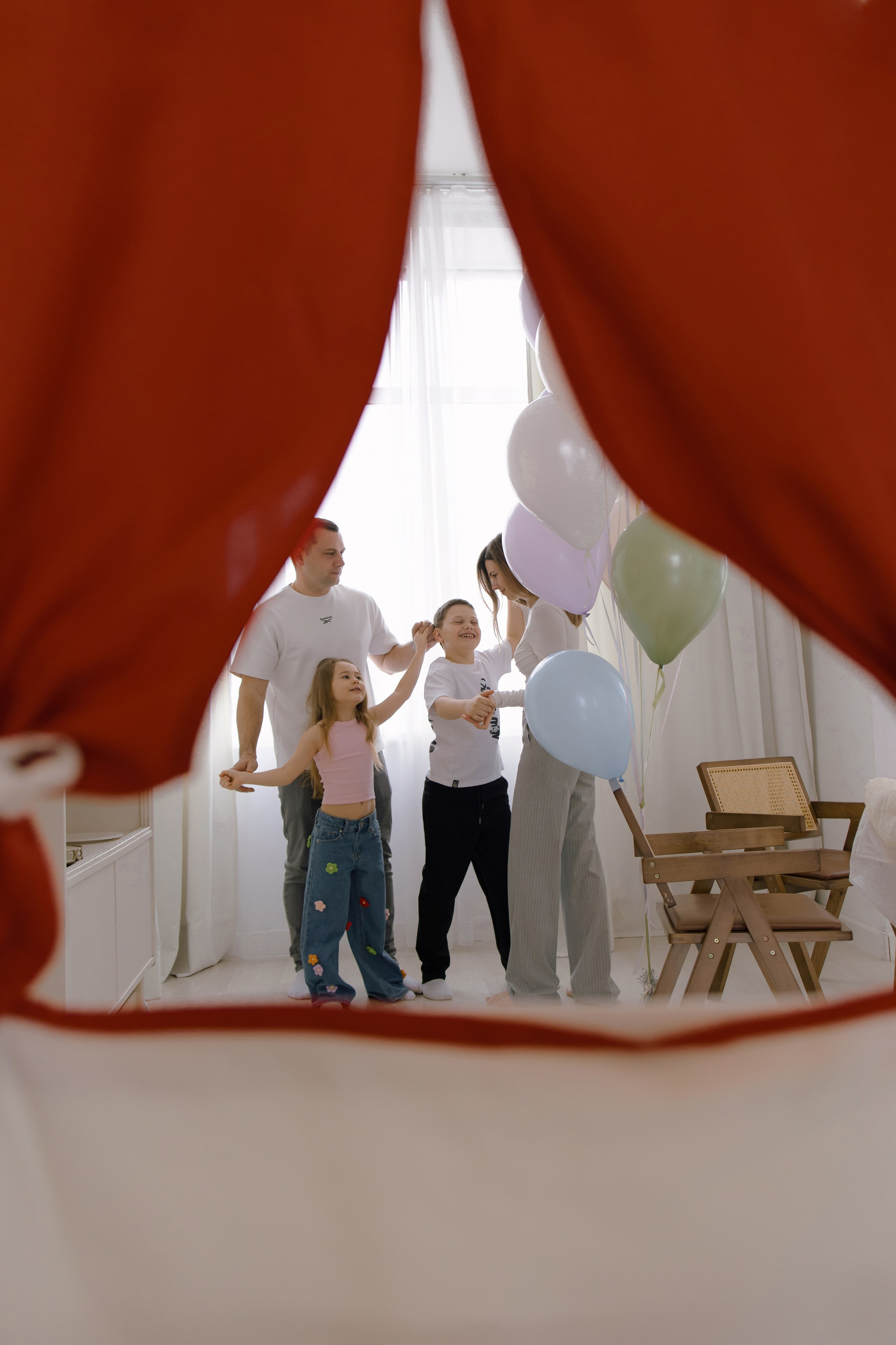 Анатолий, Вероника, Богдан и Полина. Фотограф Олеся Голева