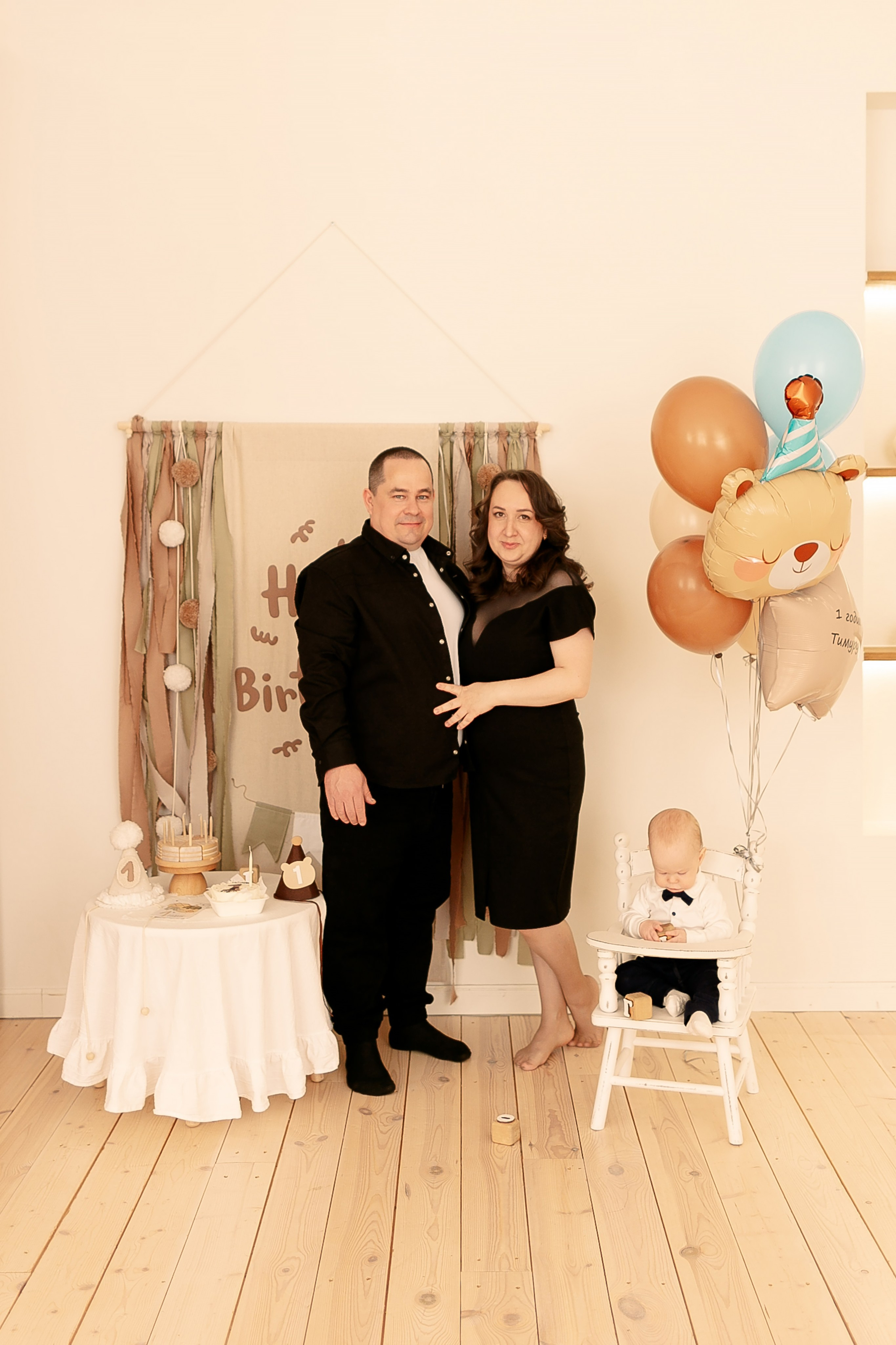 Тимуру 1 годик. Семейный фотограф Фотосессия беременности  Екатеринбург Елена Луткова