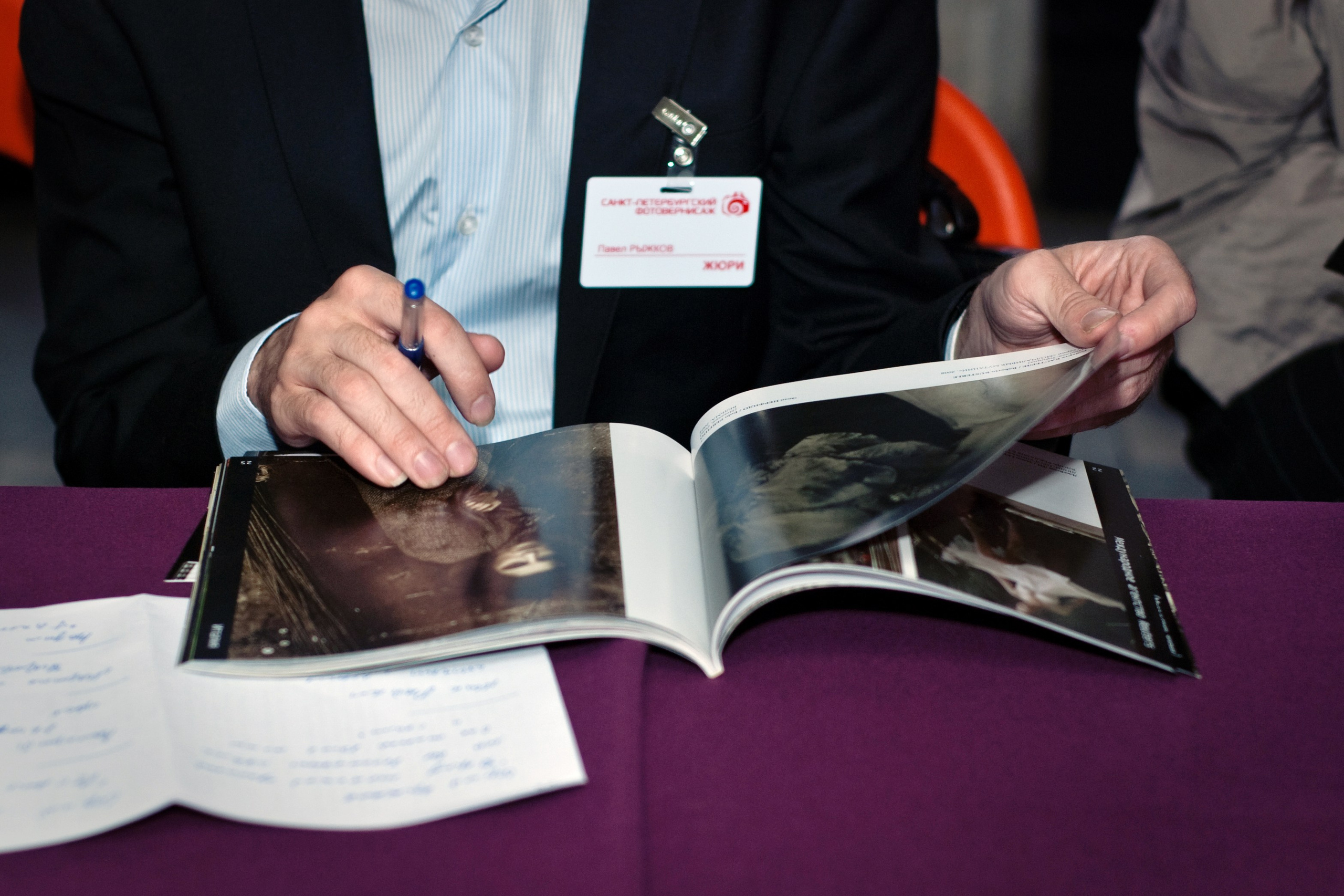 Открытие выставки в Манеже. Портретный и лайфстайл фотограф в Санкт-Петербурге