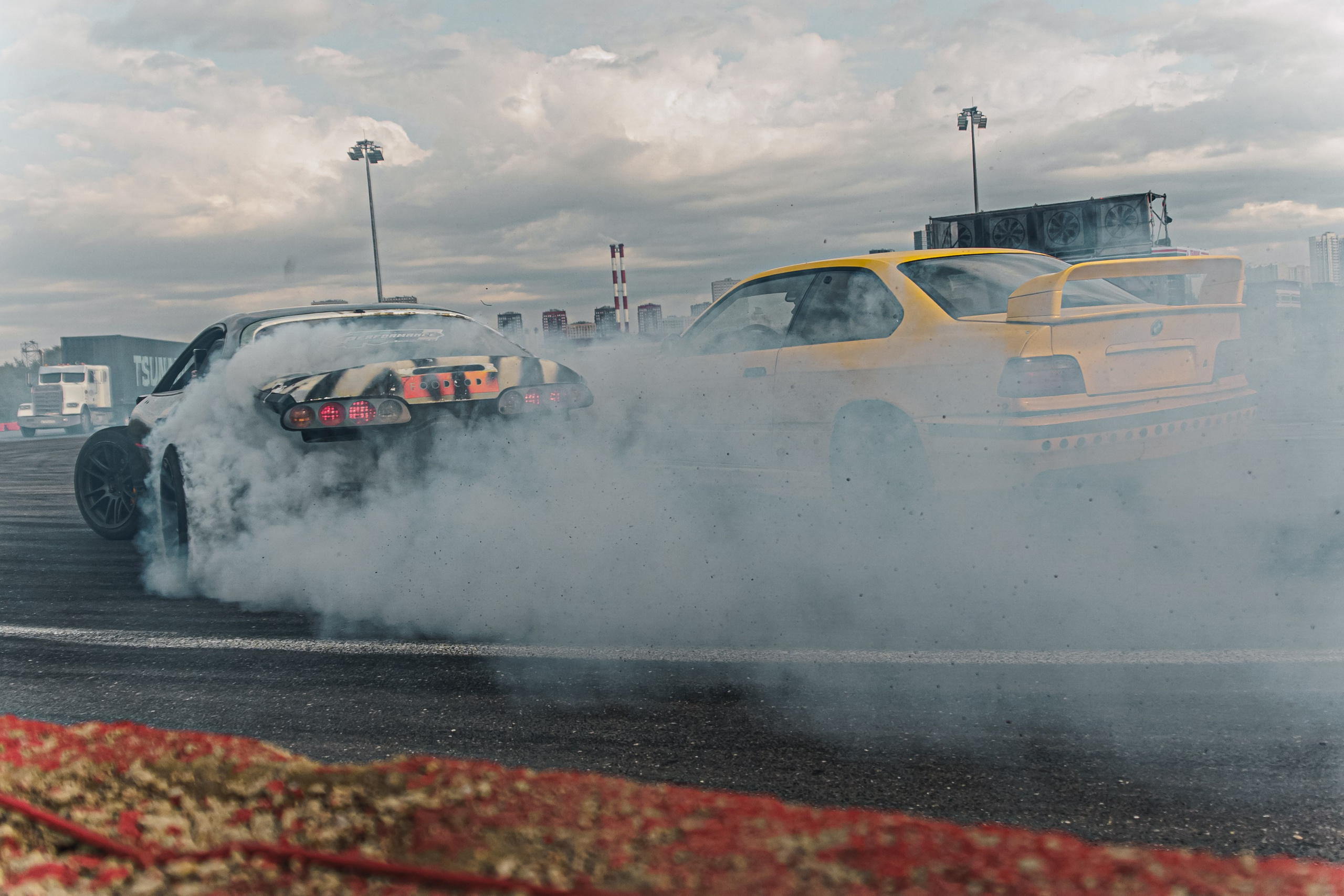 Выставка и дрифт машин. Репортажный фотограф. Москва. Алина Ланская