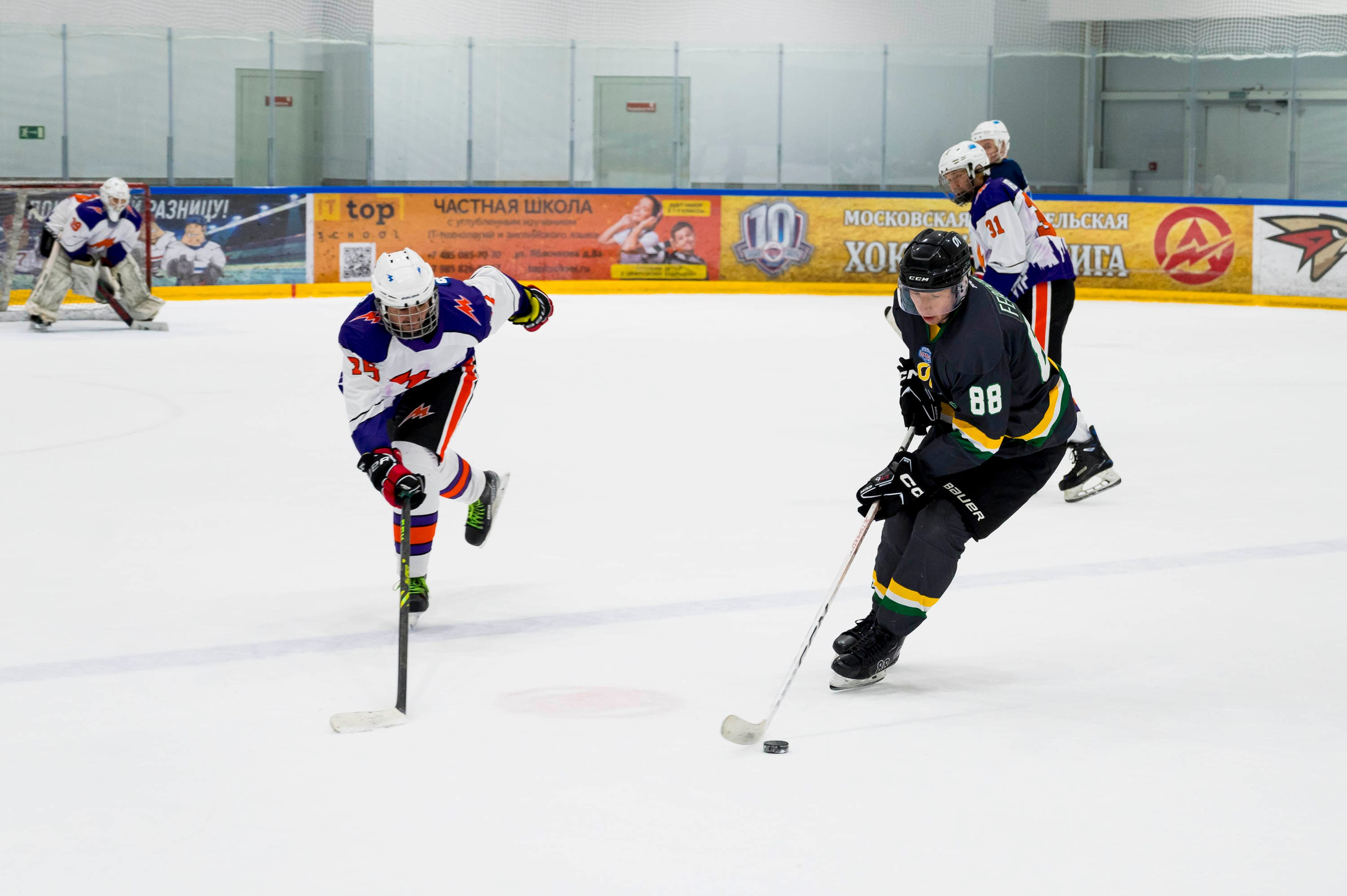 Хоккейный матч корпоративной команды Зарубежнефть. Репортажный фотограф и видеограф Слава Думчев. Тимбилдинги, отчетники, корпоративы