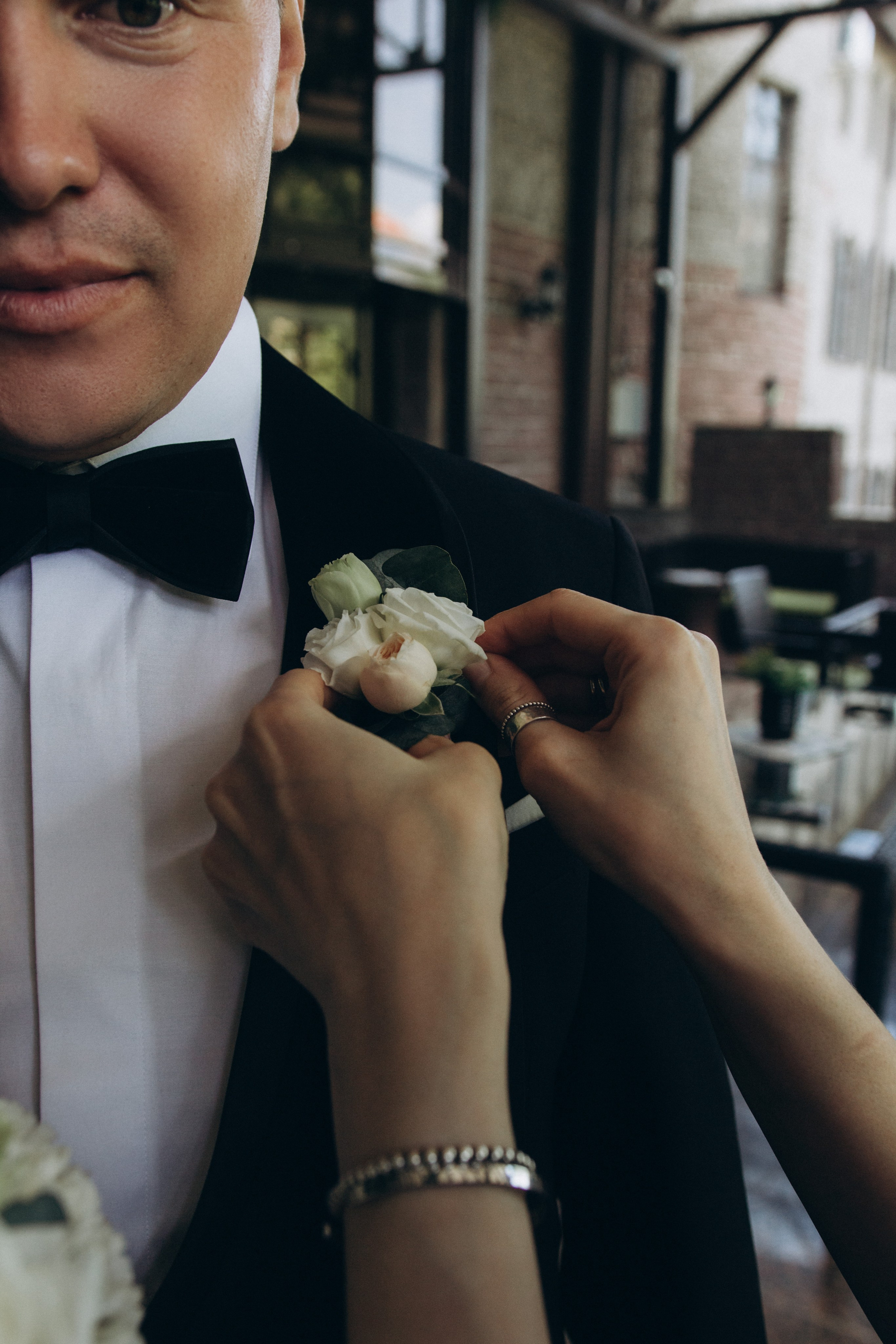 волнуется жених